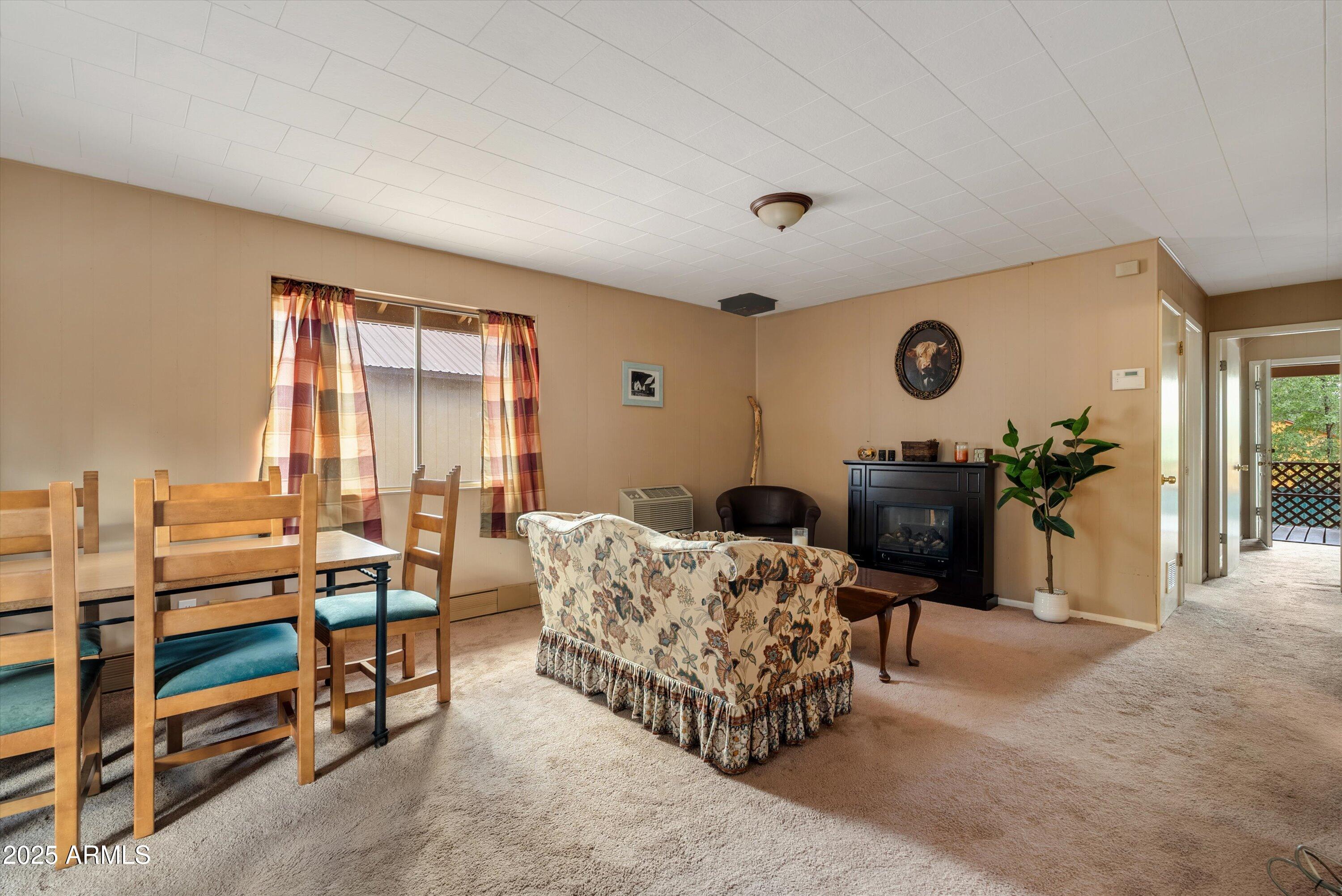 PINE CREST - Residential