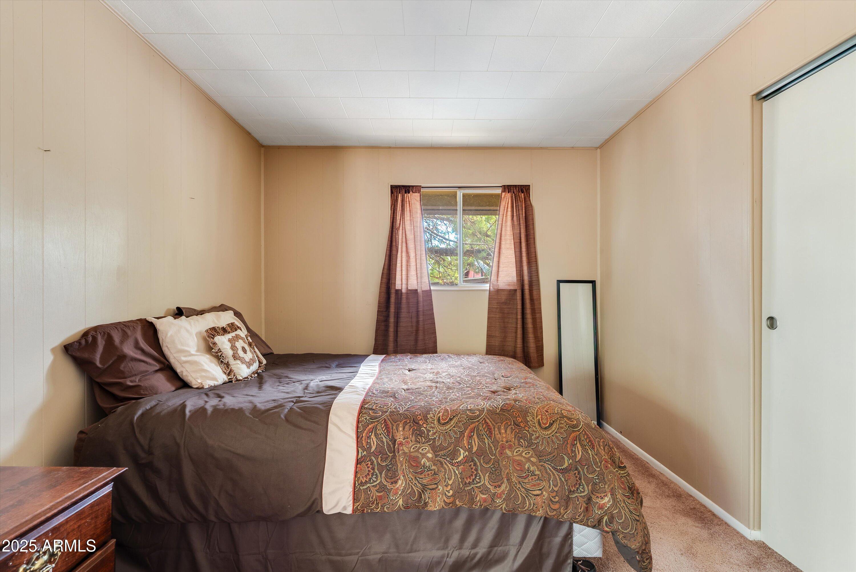 PINE CREST - Residential