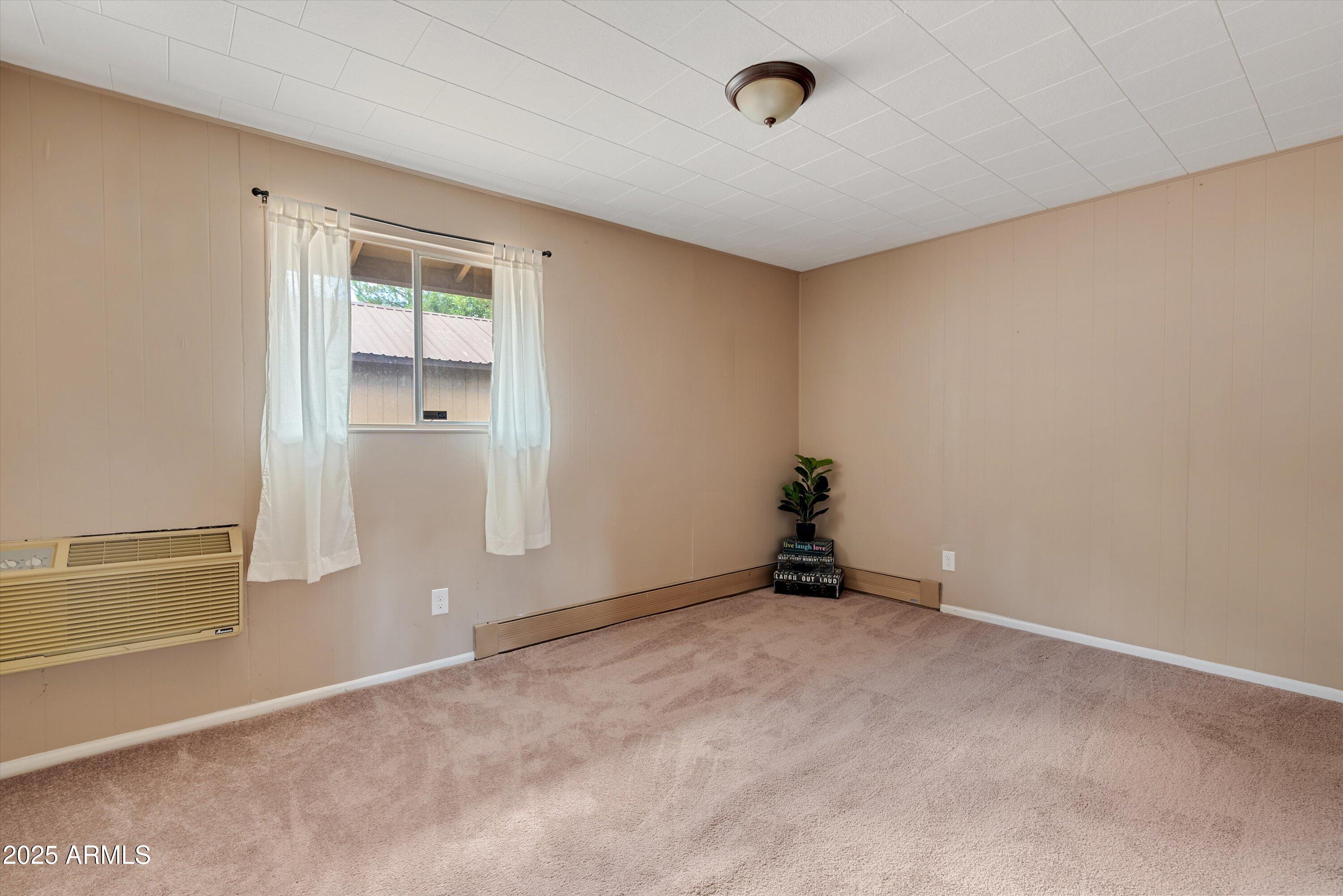 PINE CREST - Residential