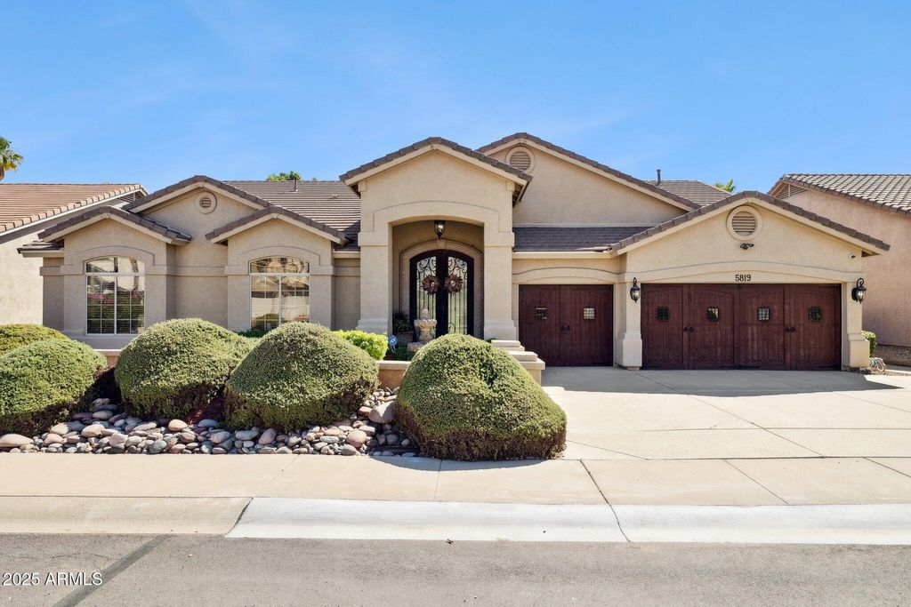 Photo of 5819 W Abraham Lane, Glendale, AZ 85308 (MLS # 6927427)