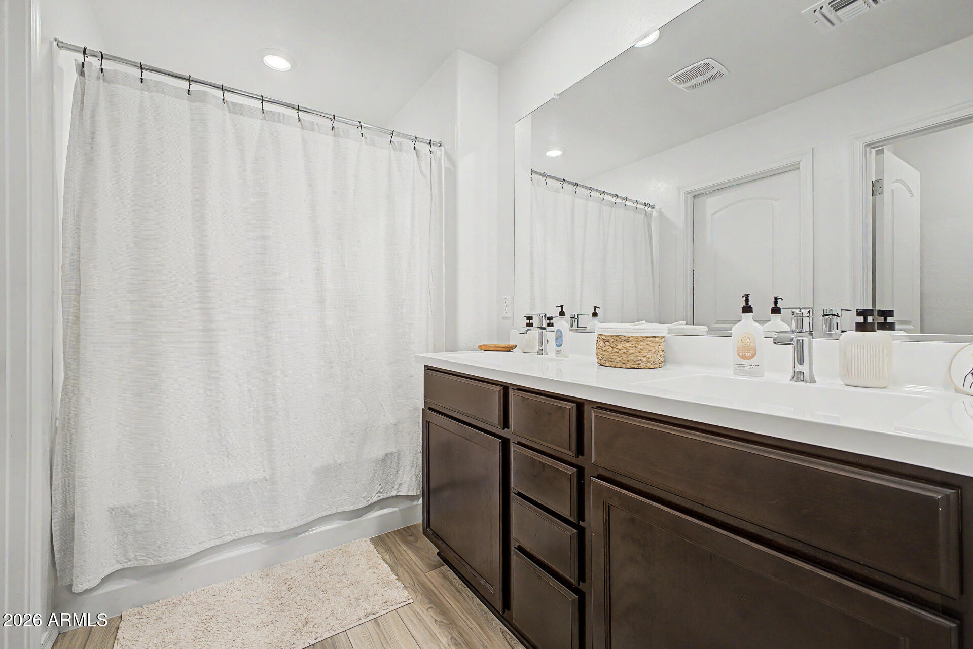 DOBBINS MANOR - Residential