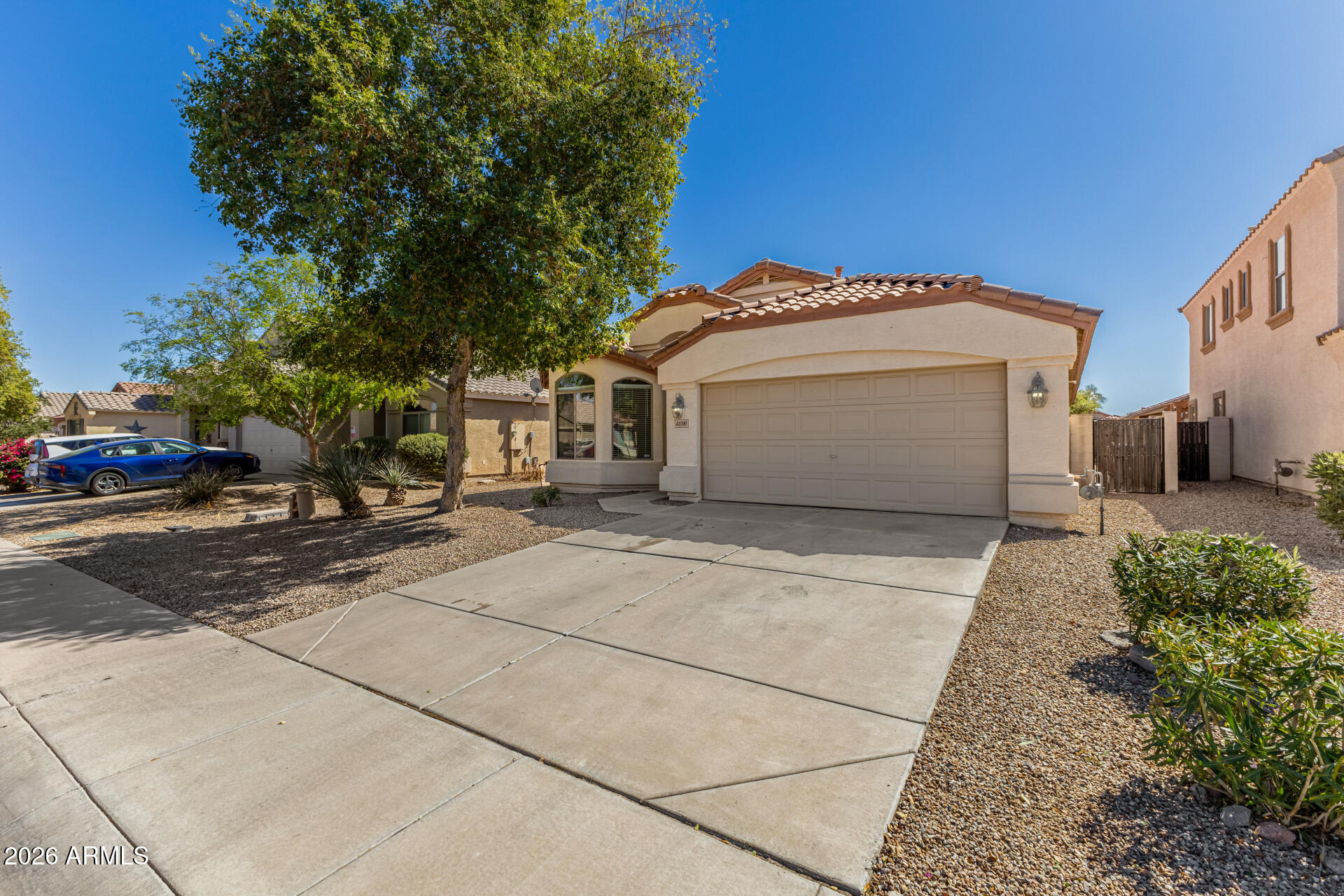 40381 W ROBBINS Drive