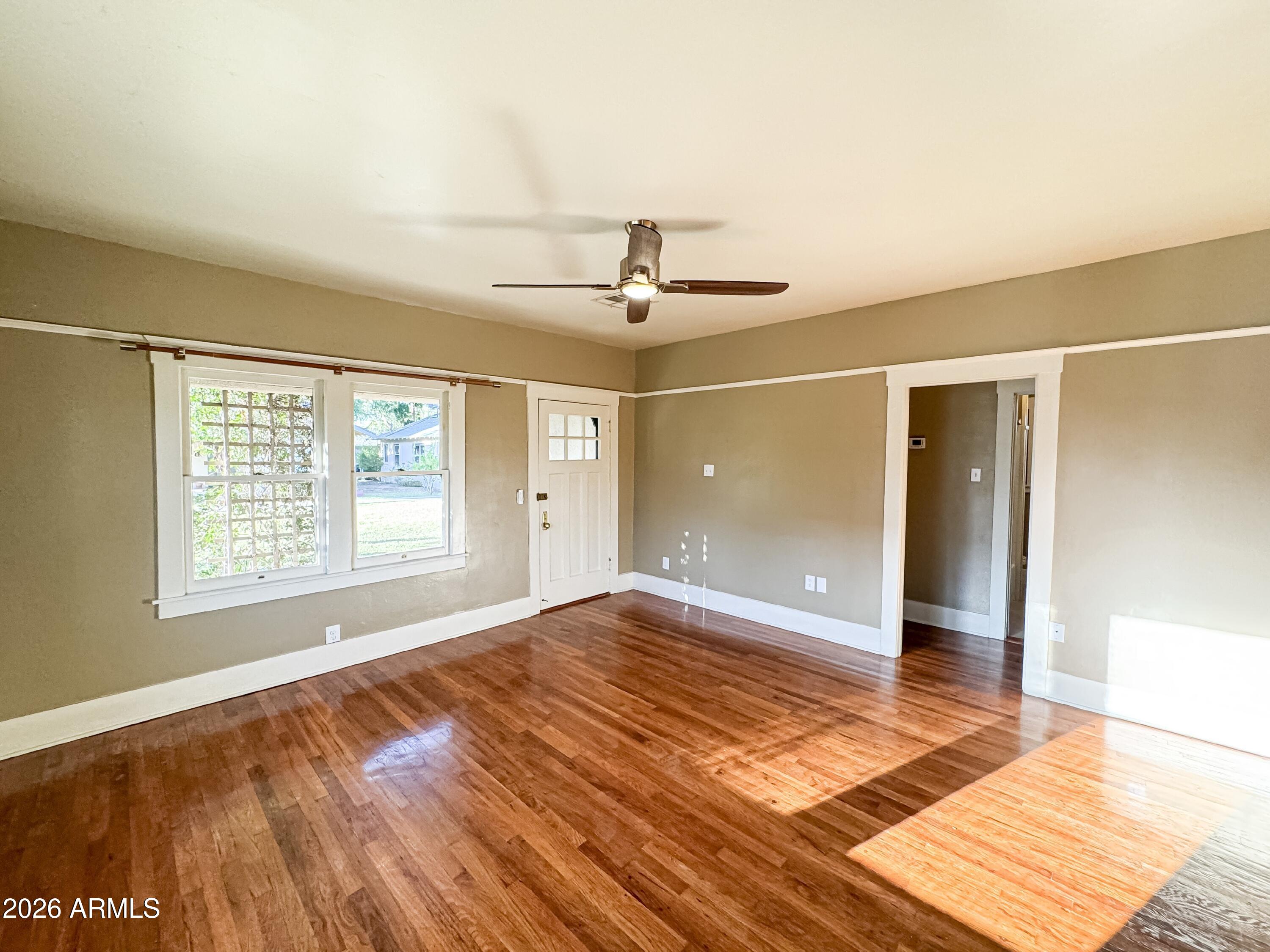 137 N ROBSON Street 1