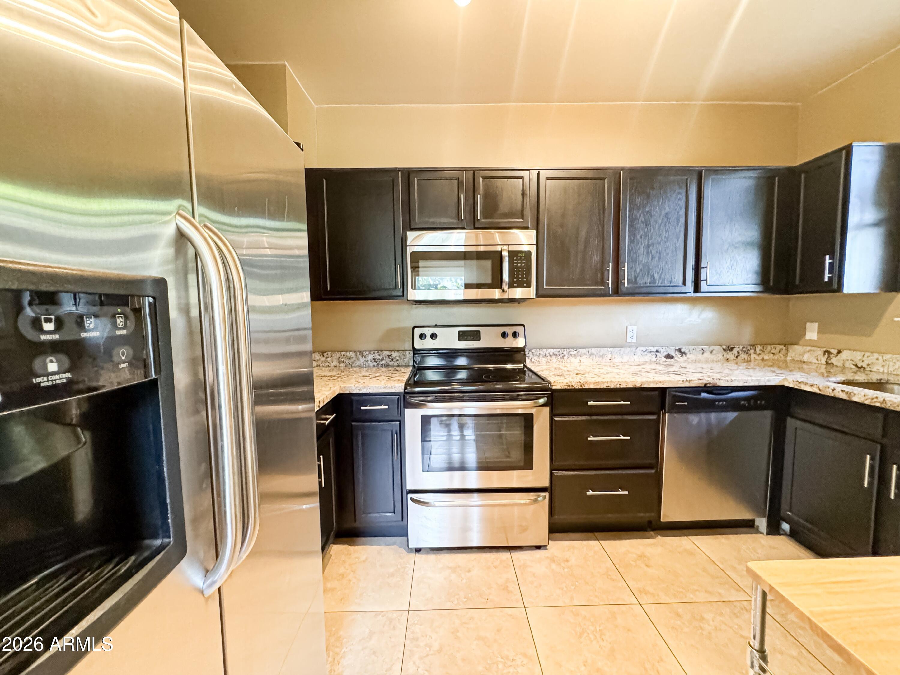 137 N ROBSON Street 1