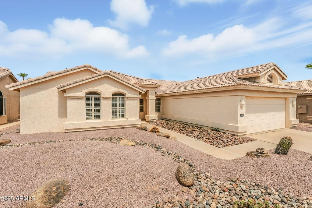 Photo of 15514 W Piccadilly Road, Goodyear, AZ 85395 (MLS # 6914624)
