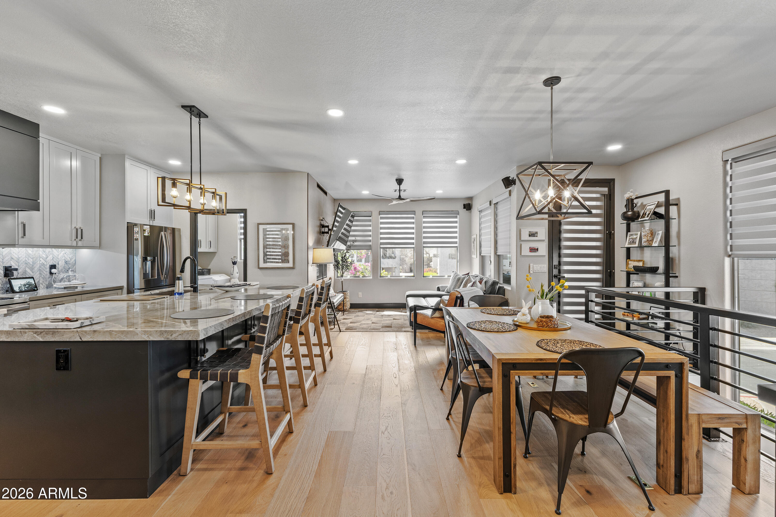15221 N CLUBGATE Drive 2077