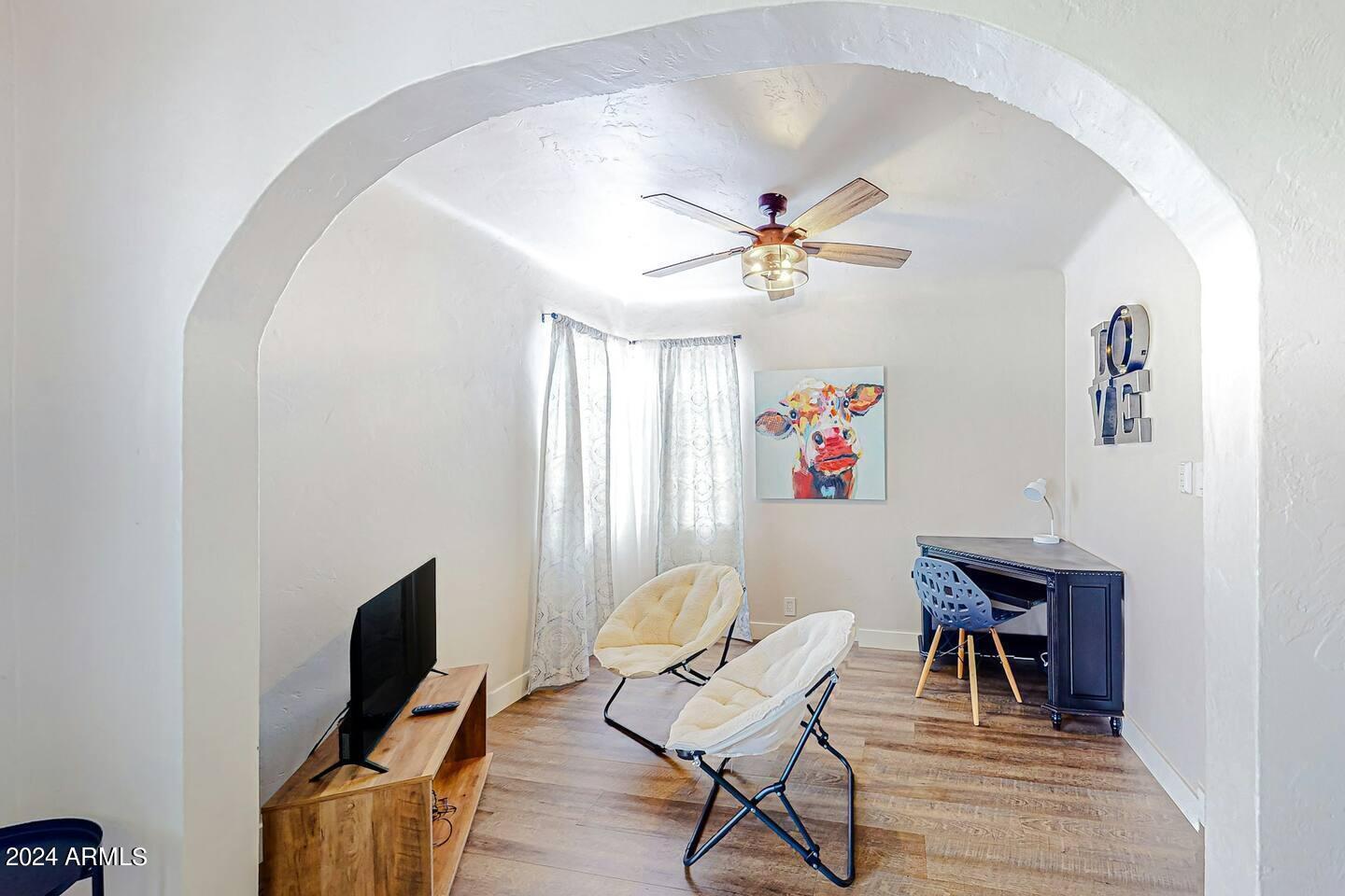 707 E UNIVERSITY Drive