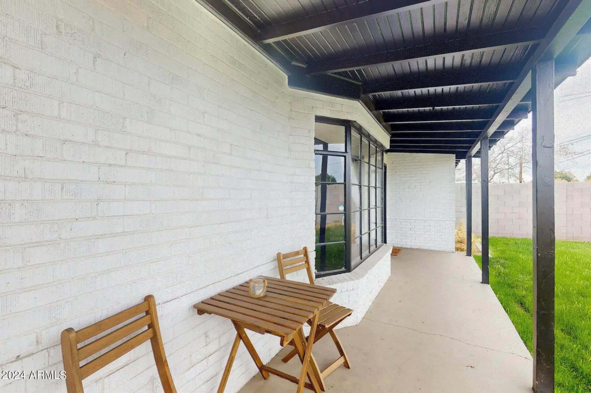 707 E UNIVERSITY Drive