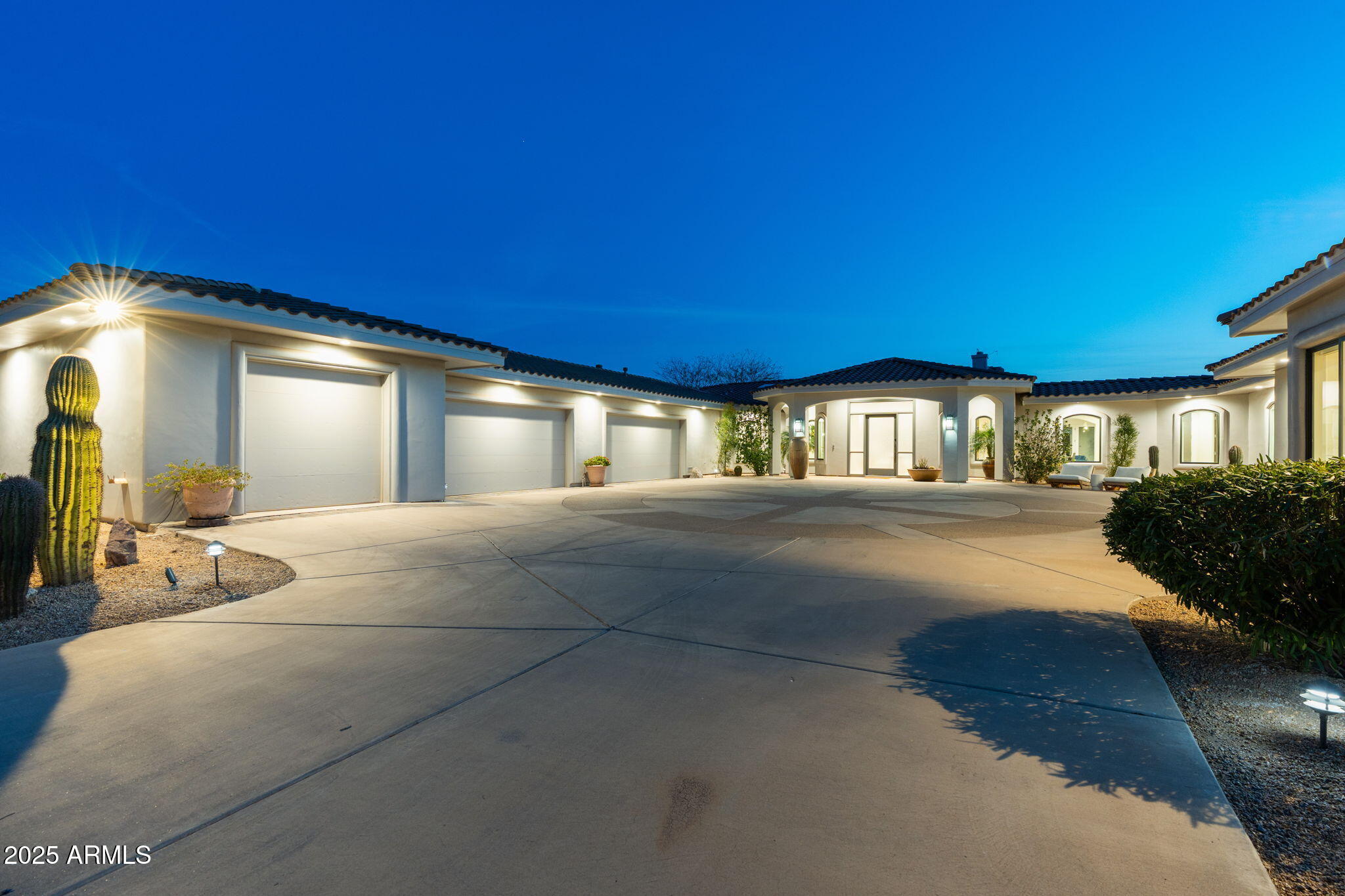 9045 E CHINO Drive
