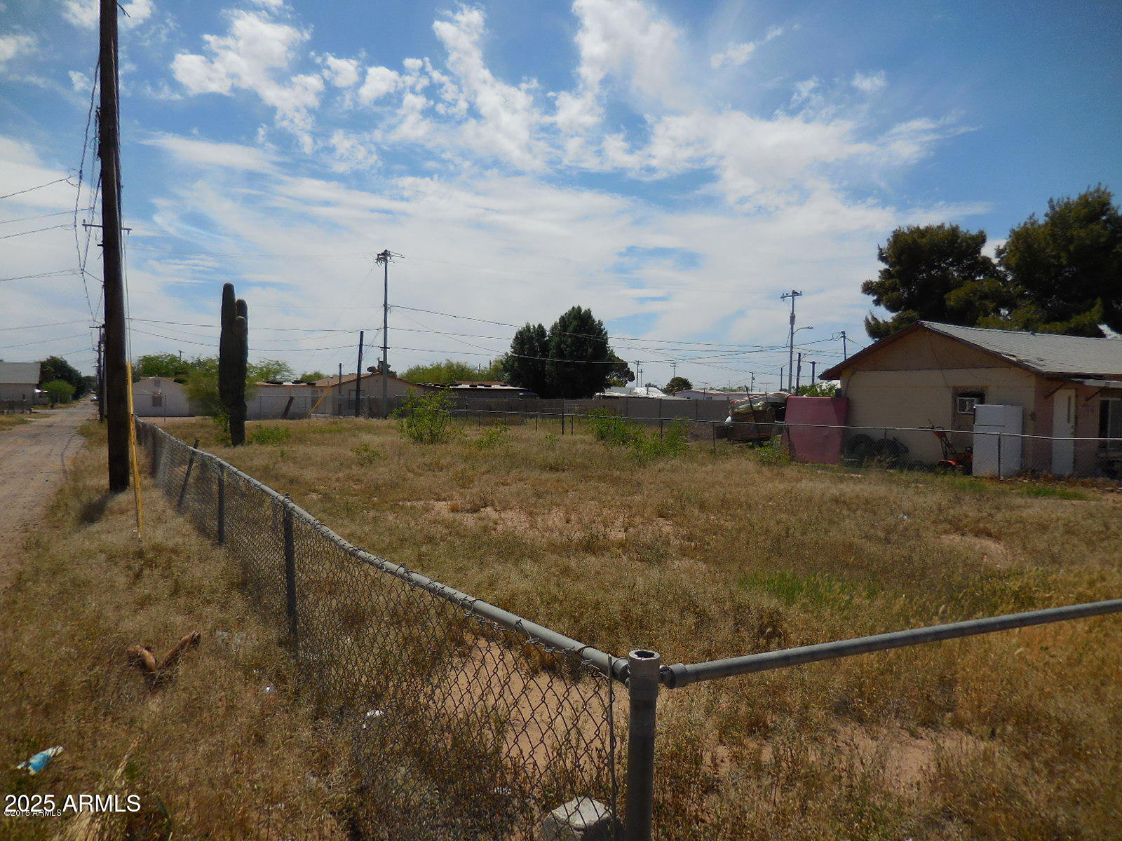 227 W VAH KI INN Road 7