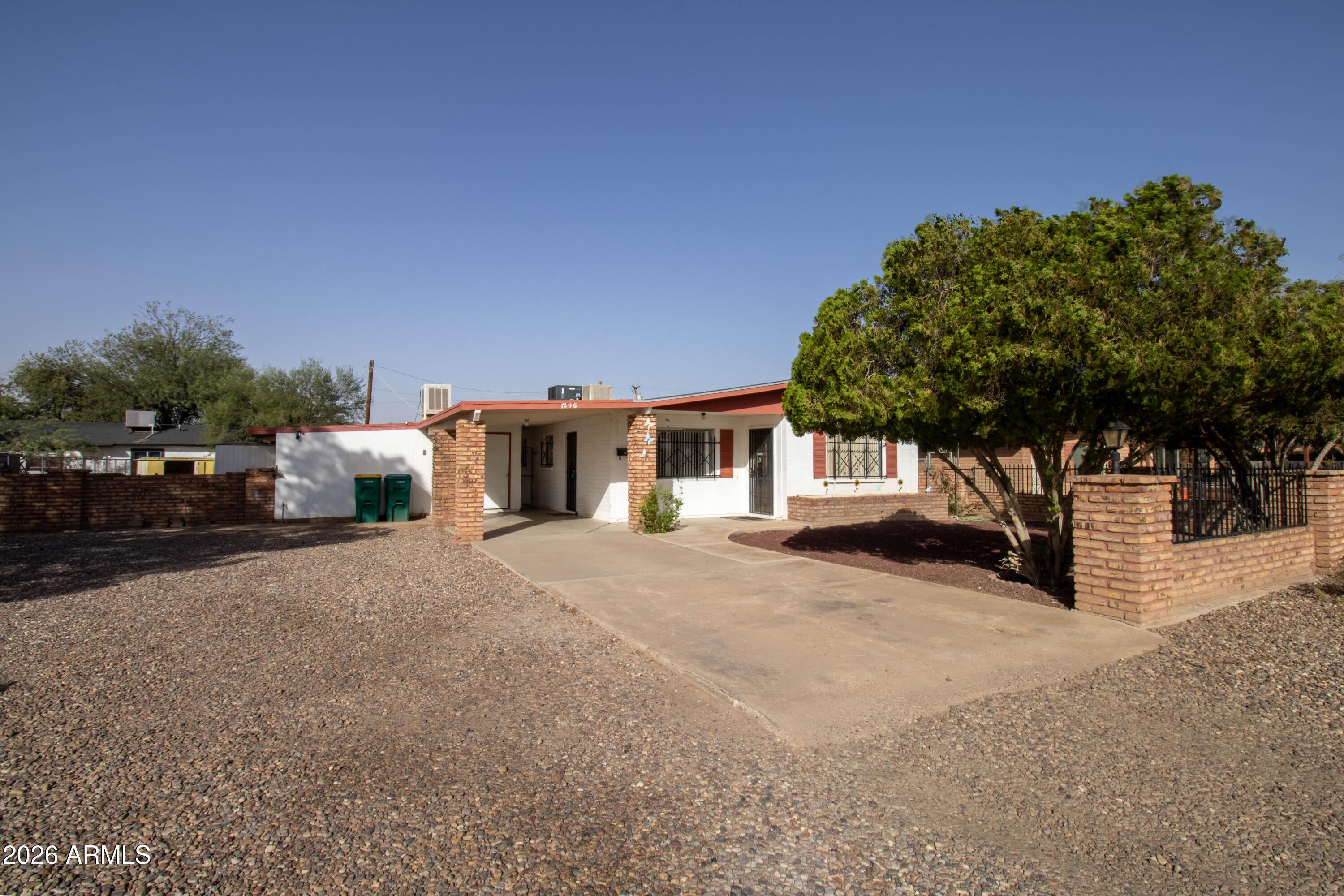 1206 N SUNSHINE Boulevard