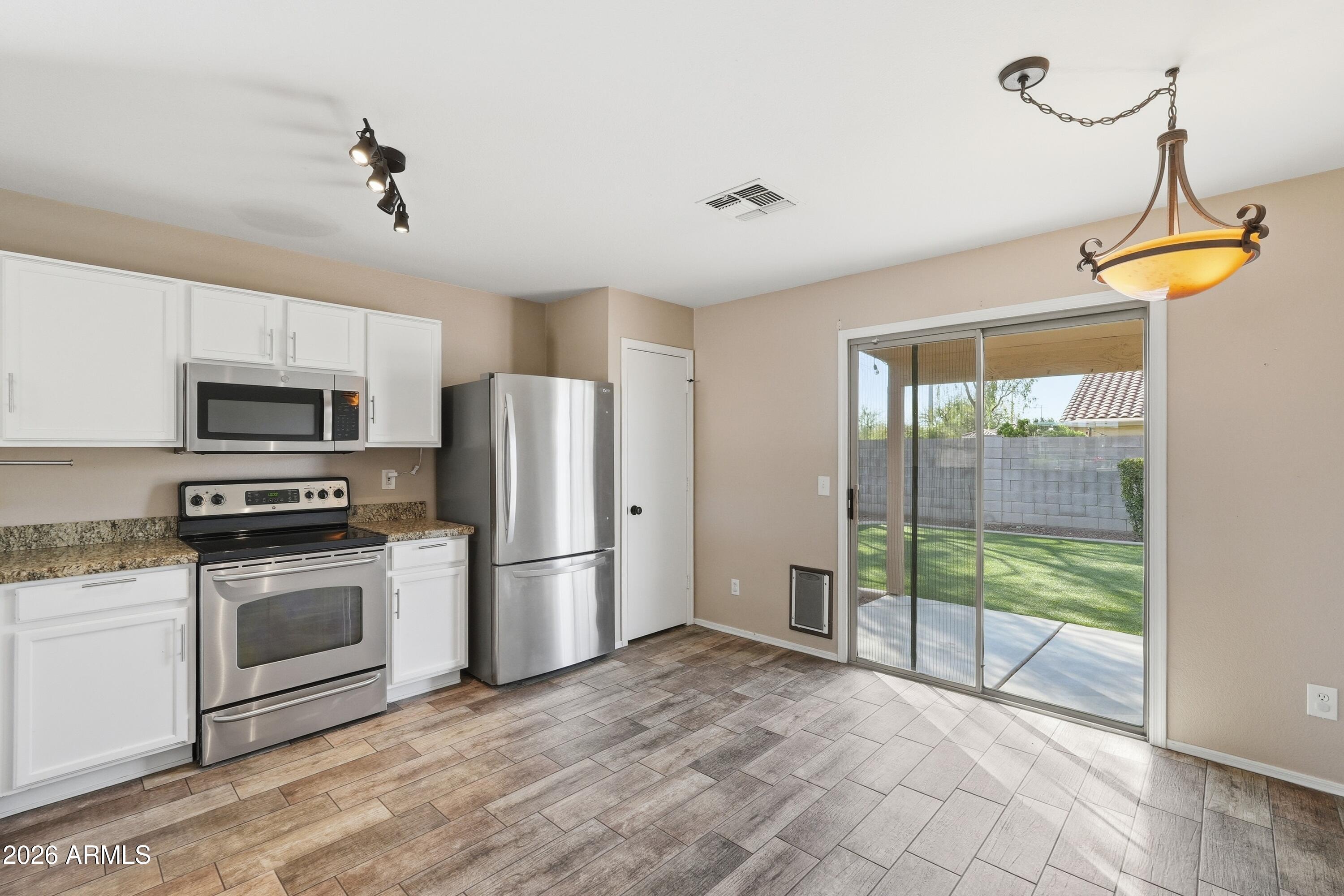 3017 W DESERT VISTA Trail