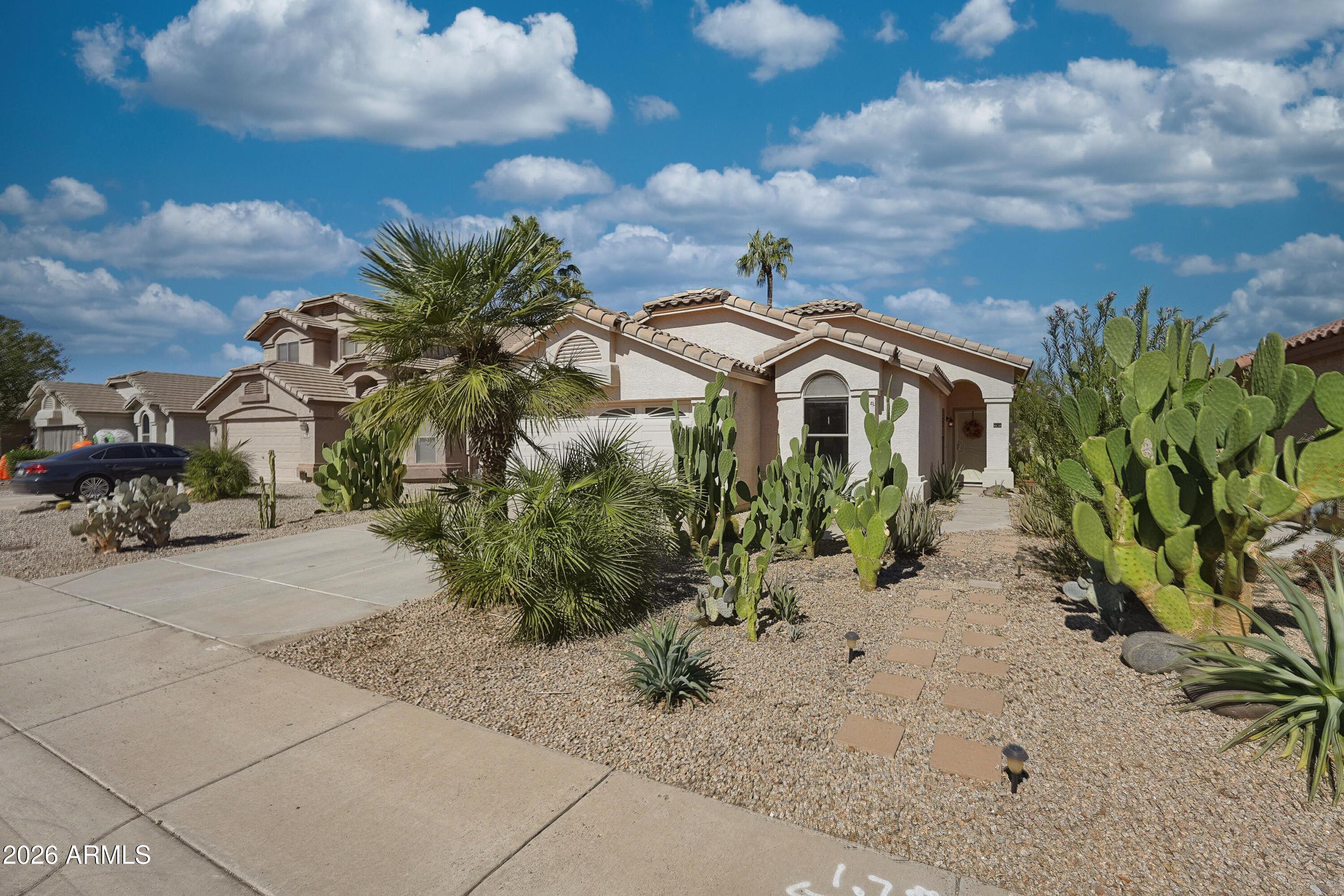 734 E KYLE Drive