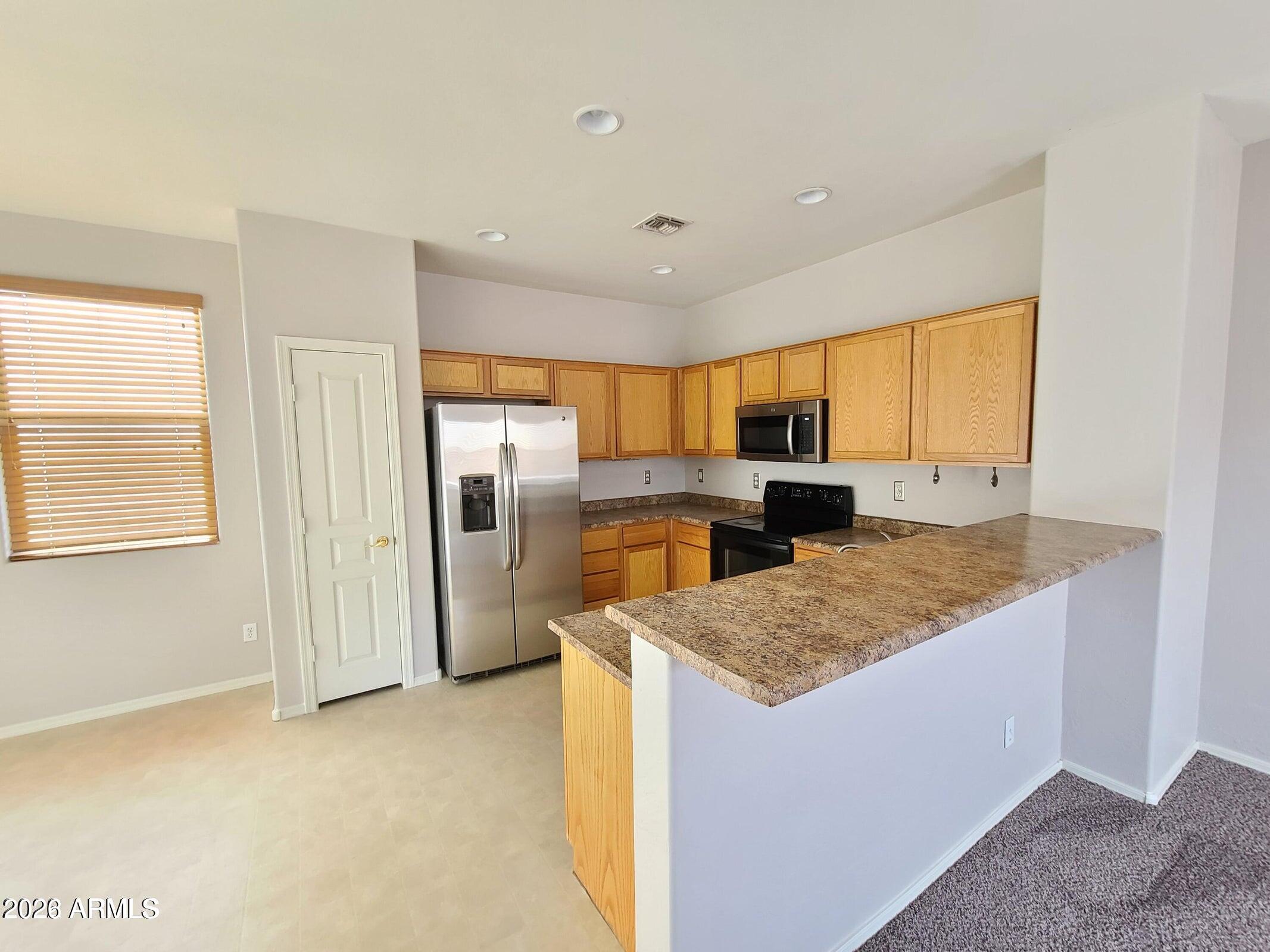 3909 E MELROSE Street