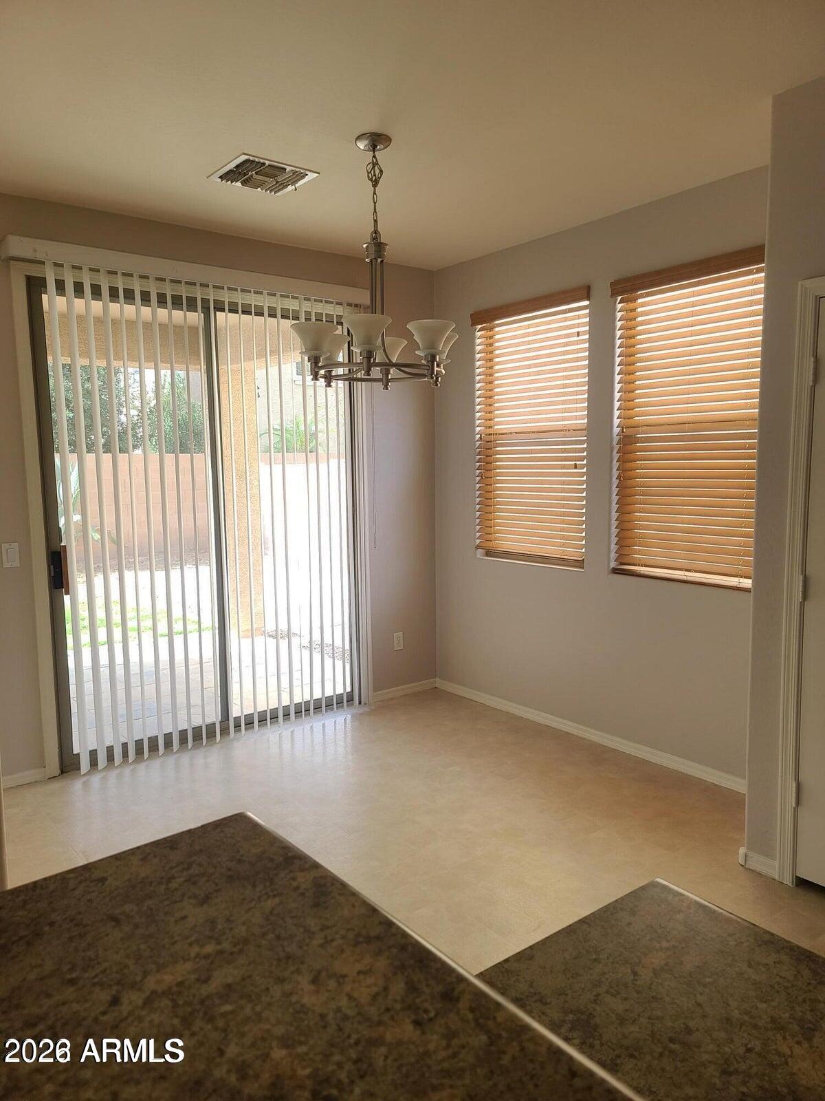 3909 E MELROSE Street