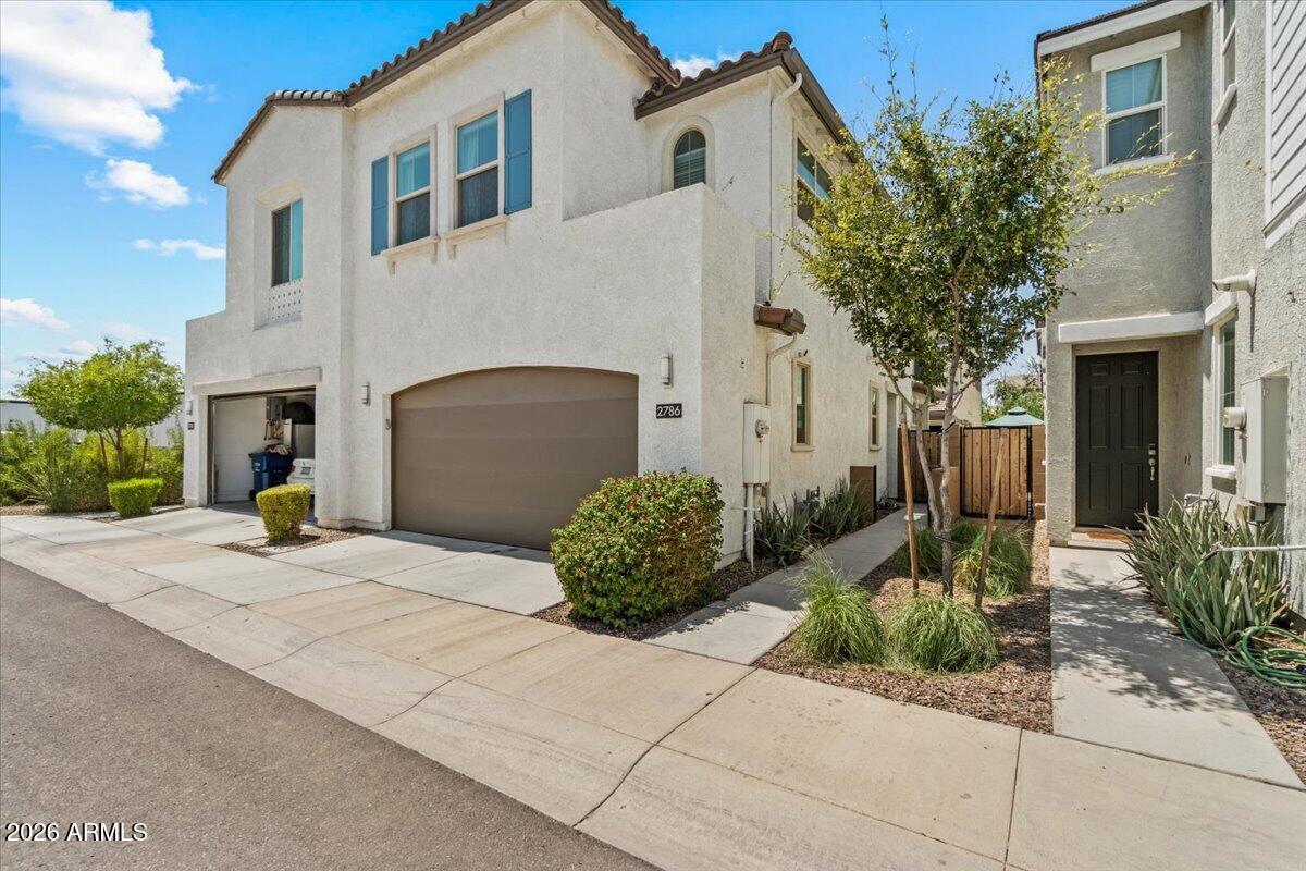 2786 S APACHE Drive