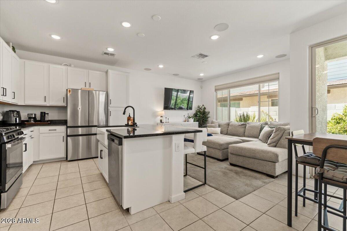 2786 S APACHE Drive