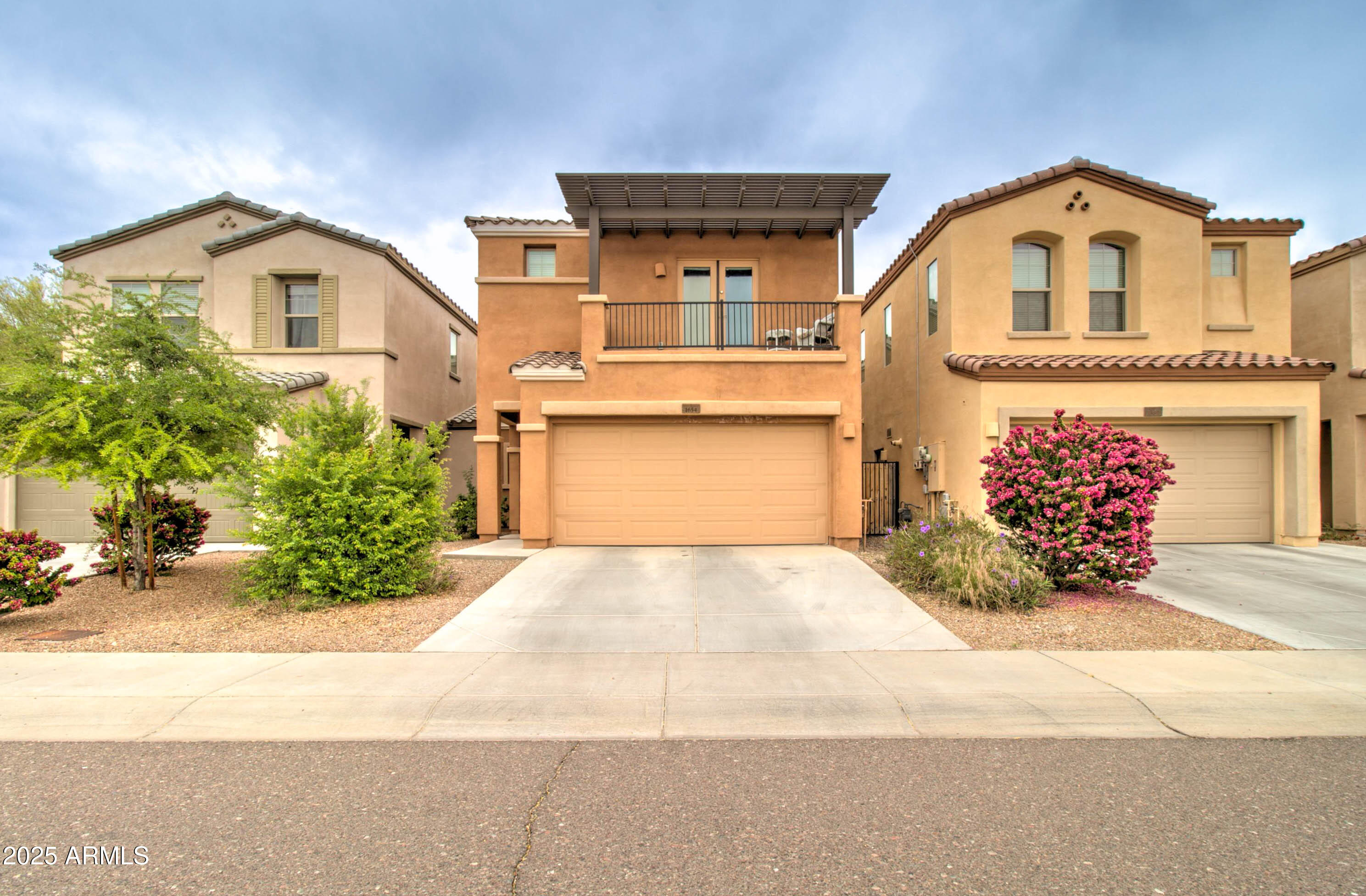 1654 W REDWOOD Lane