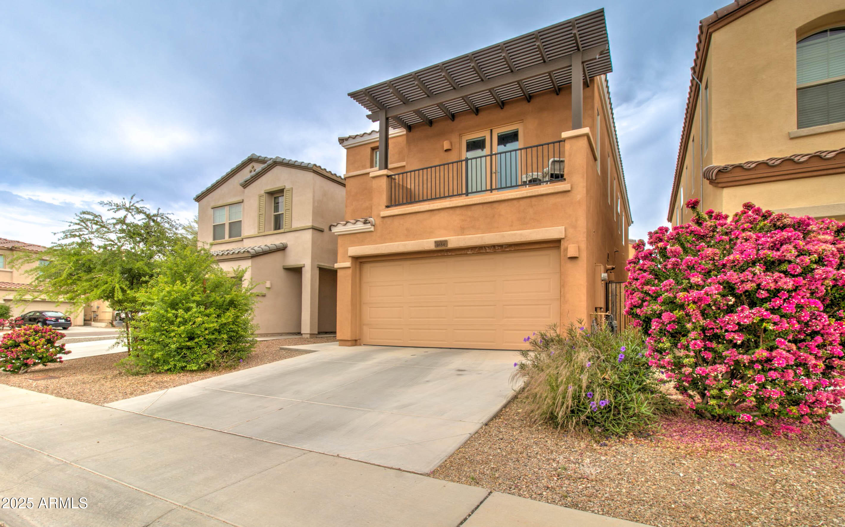 1654 W REDWOOD Lane