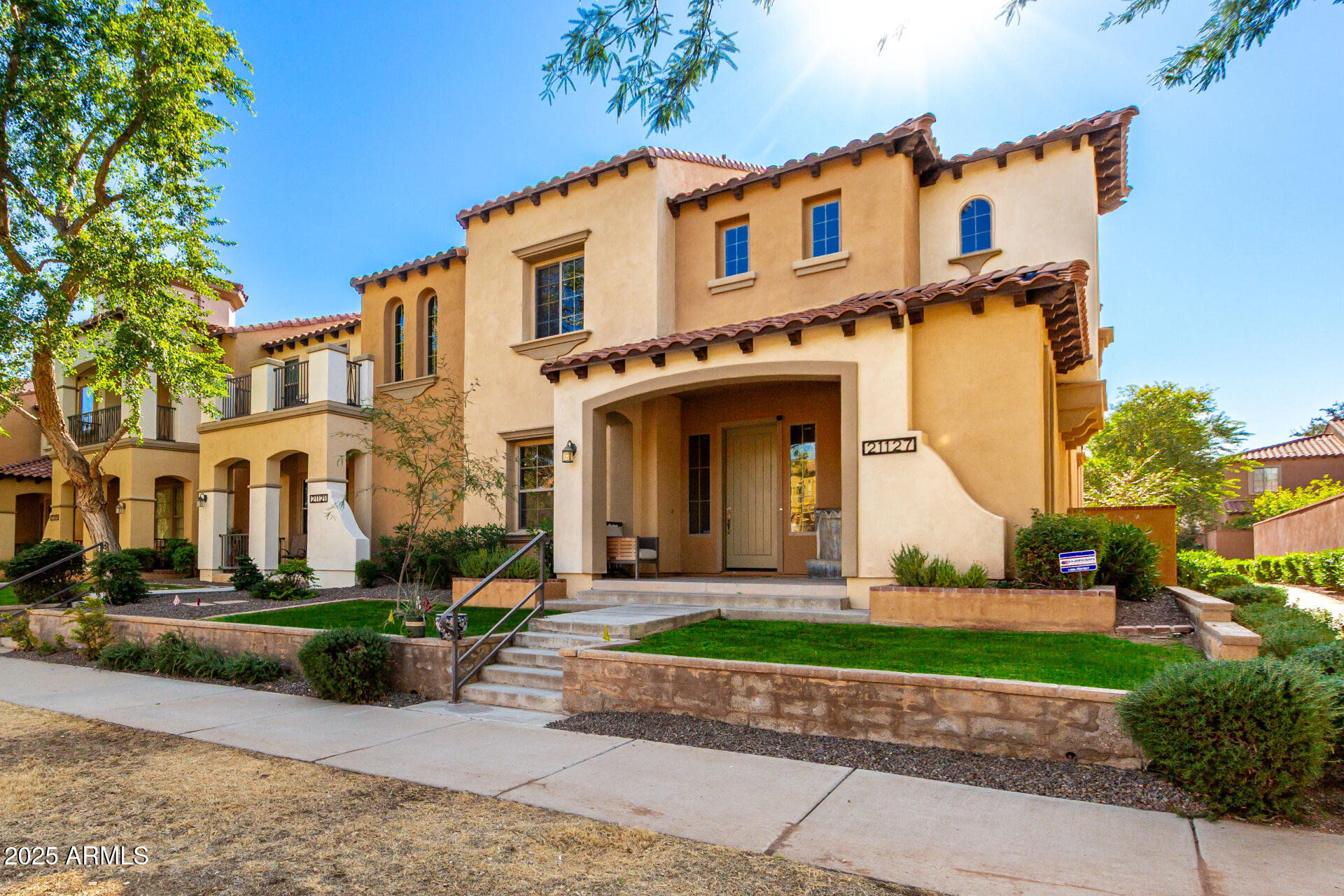 21127 W SUNRISE Lane