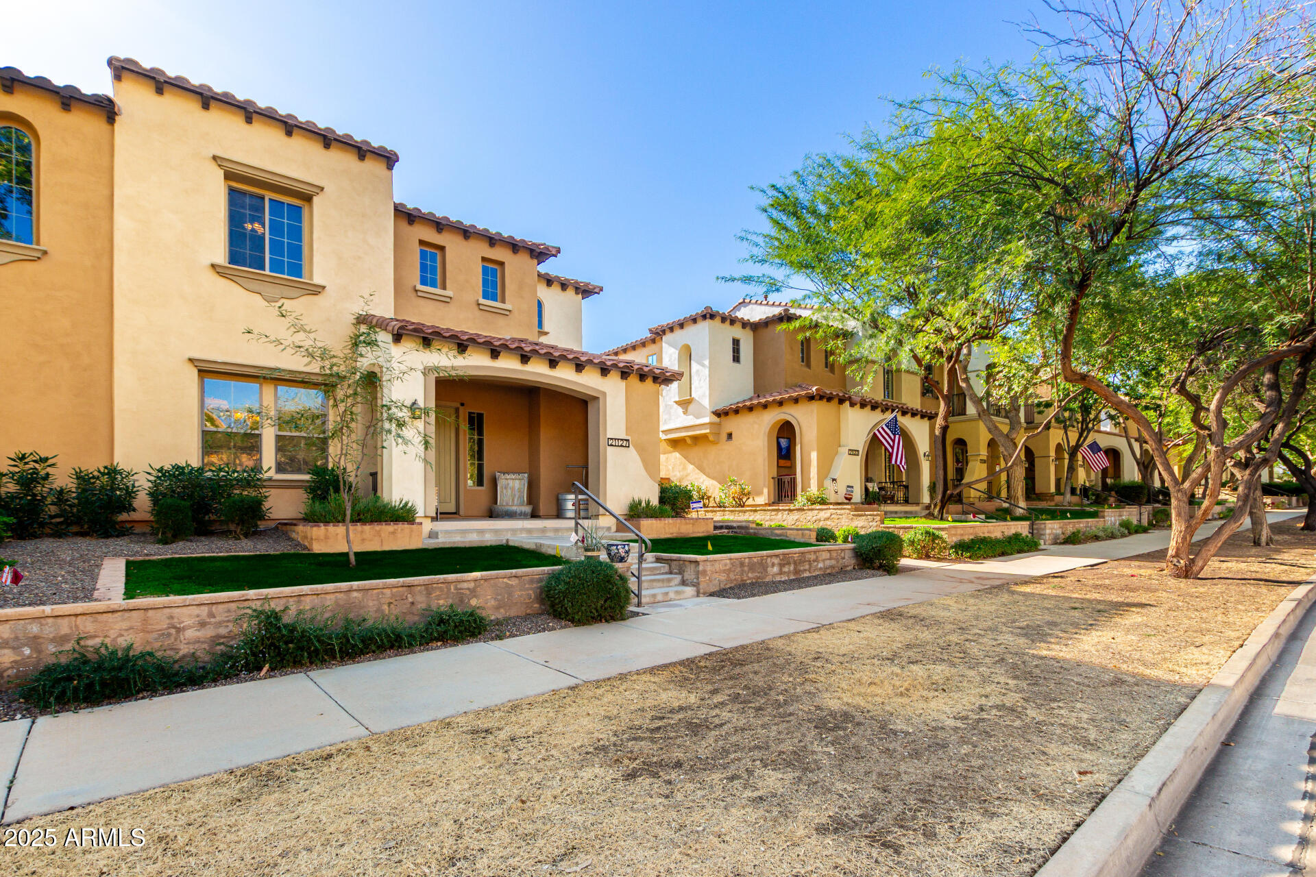 21127 W SUNRISE Lane