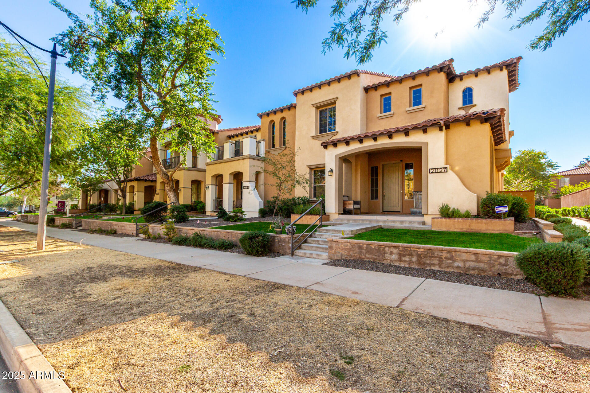 21127 W SUNRISE Lane