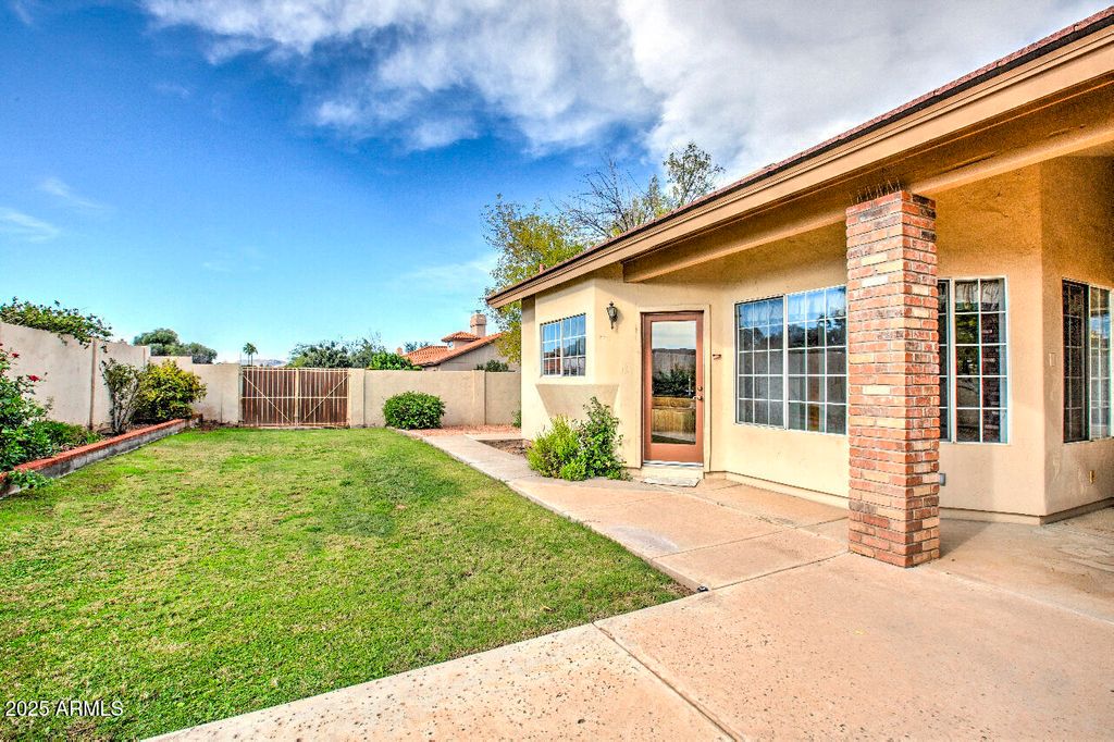 Photo of 1129 E Knight Lane, Tempe, AZ 85284 (MLS # 6949911)
