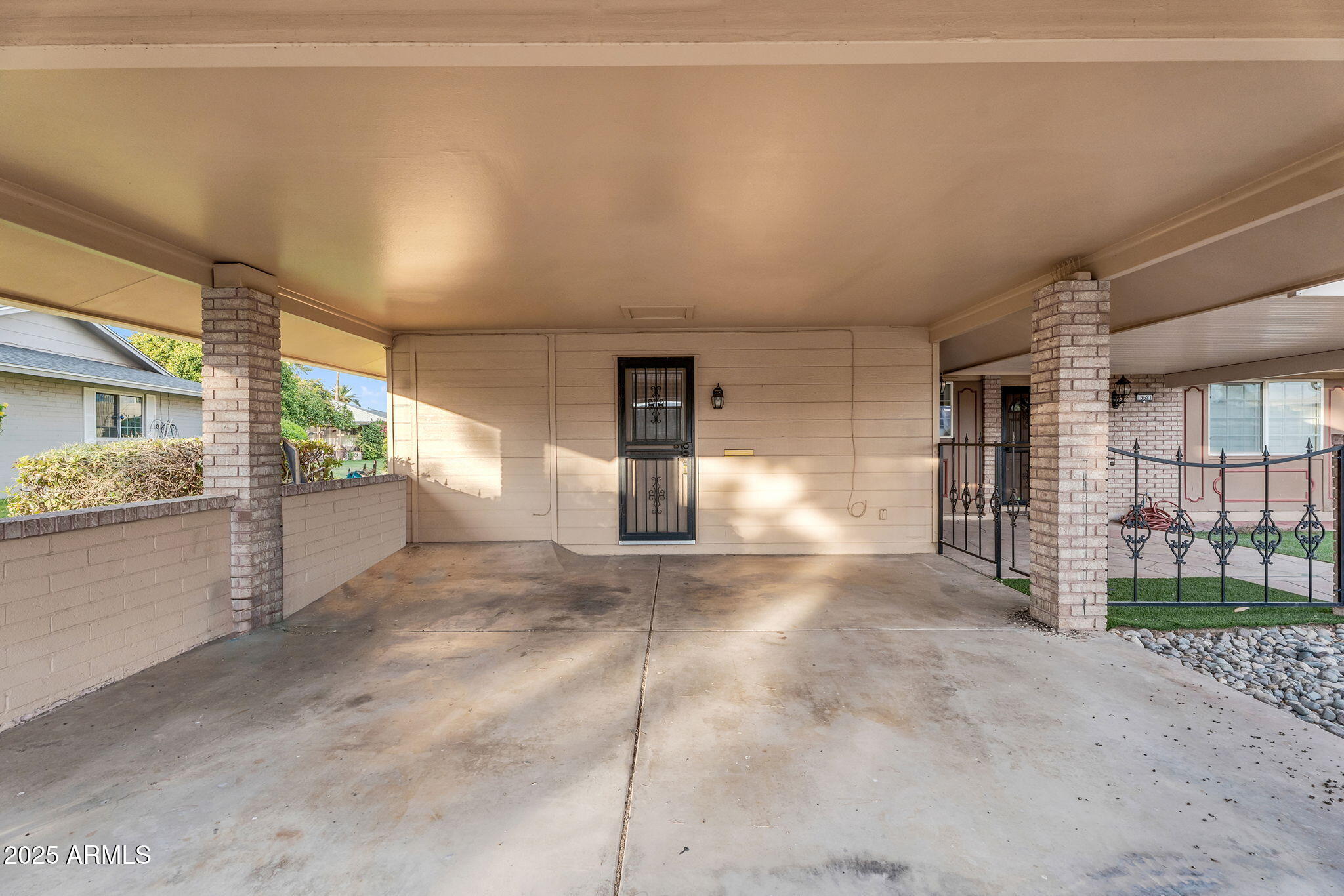 13621 N EMBERWOOD Drive