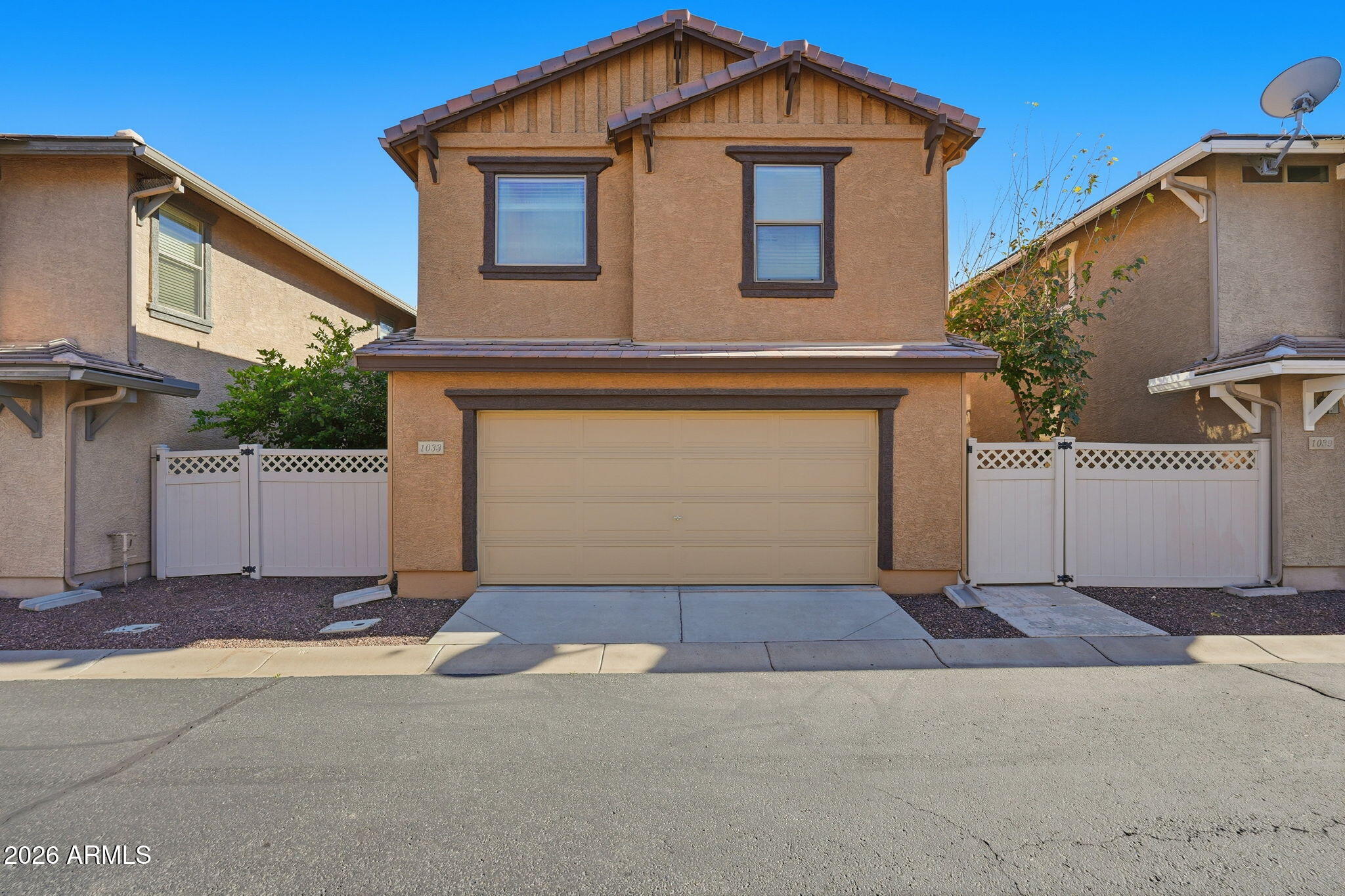 1033 S DEERFIELD Lane