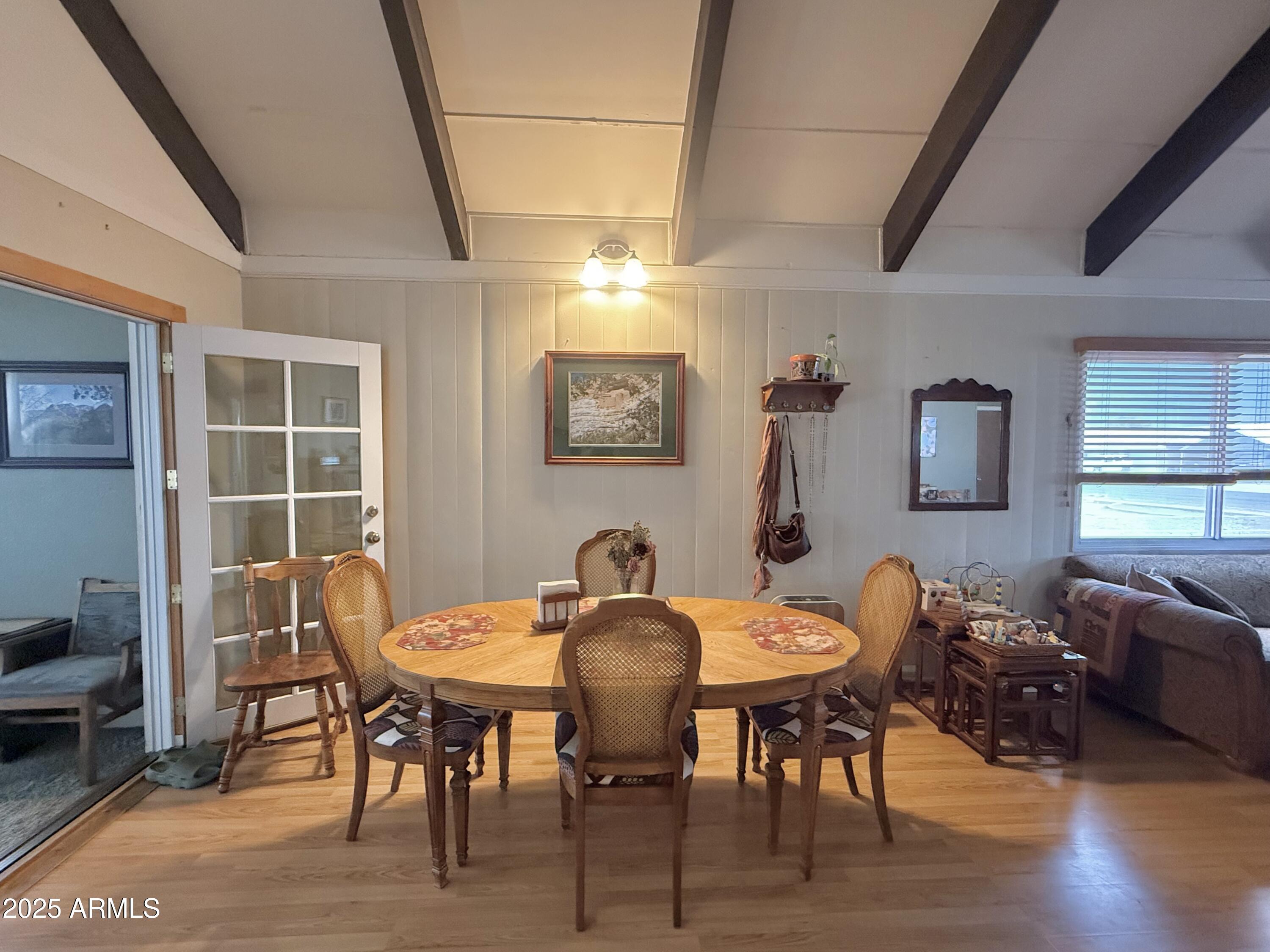 330 W 6TH Street