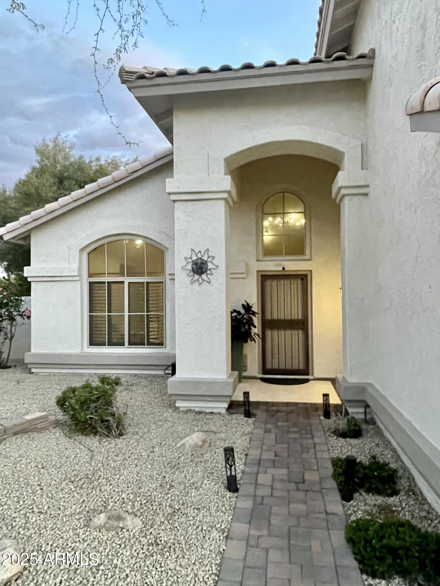 1613 W SPARROW Drive