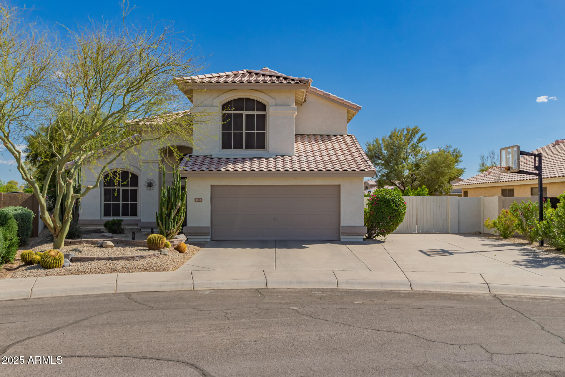 1613 W SPARROW Drive