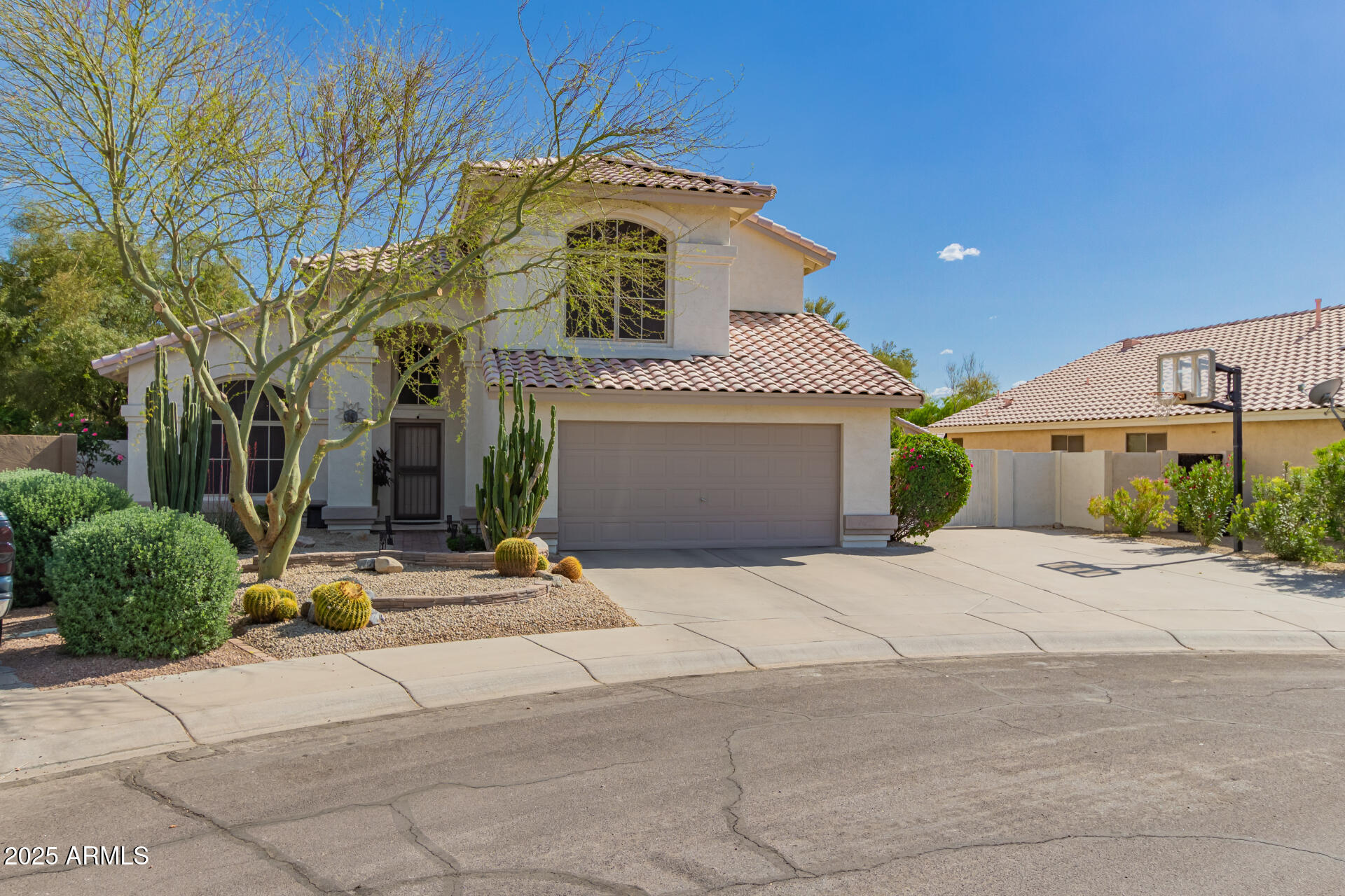 1613 W SPARROW Drive