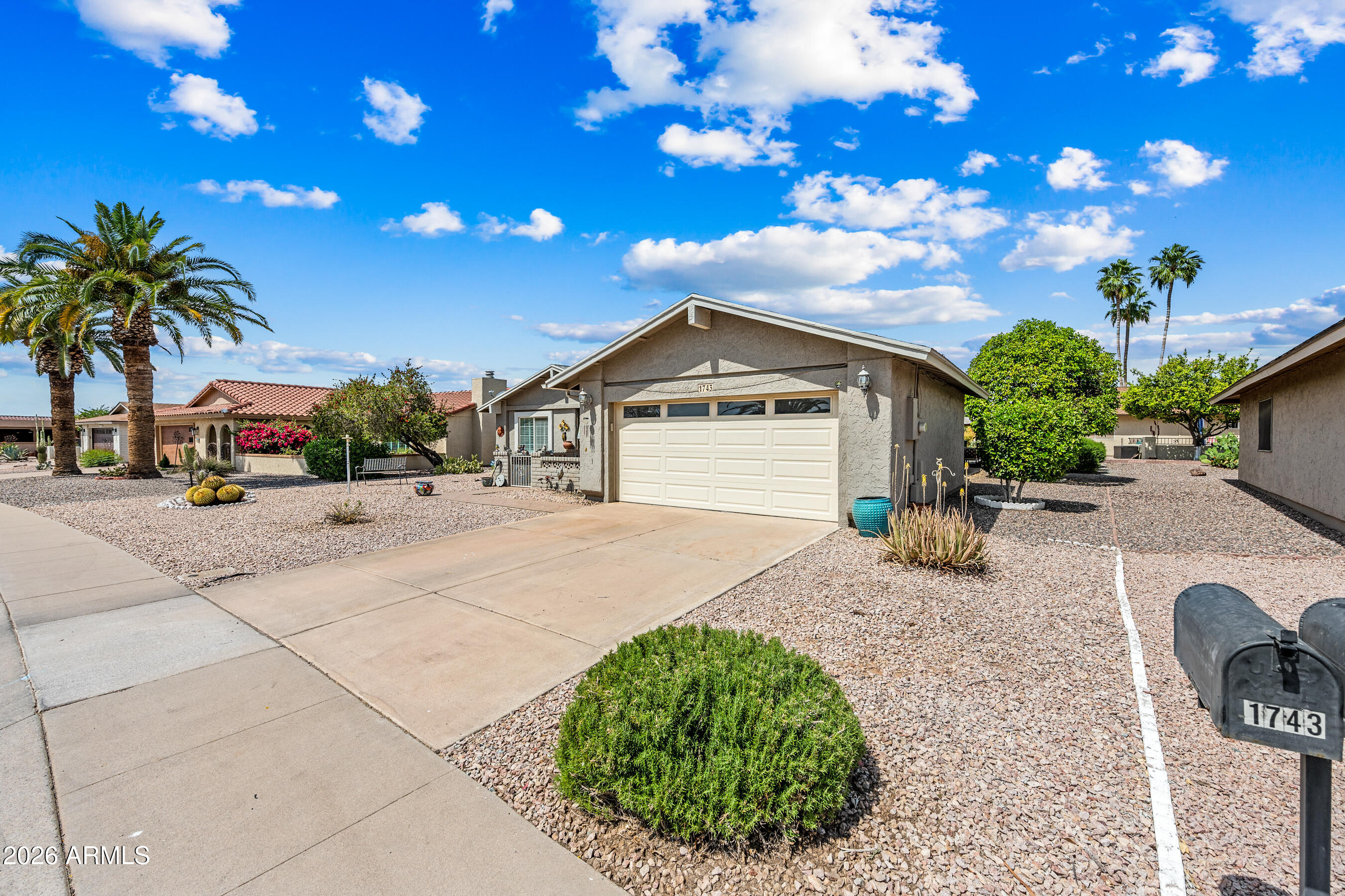 1743 LEISURE WORLD --