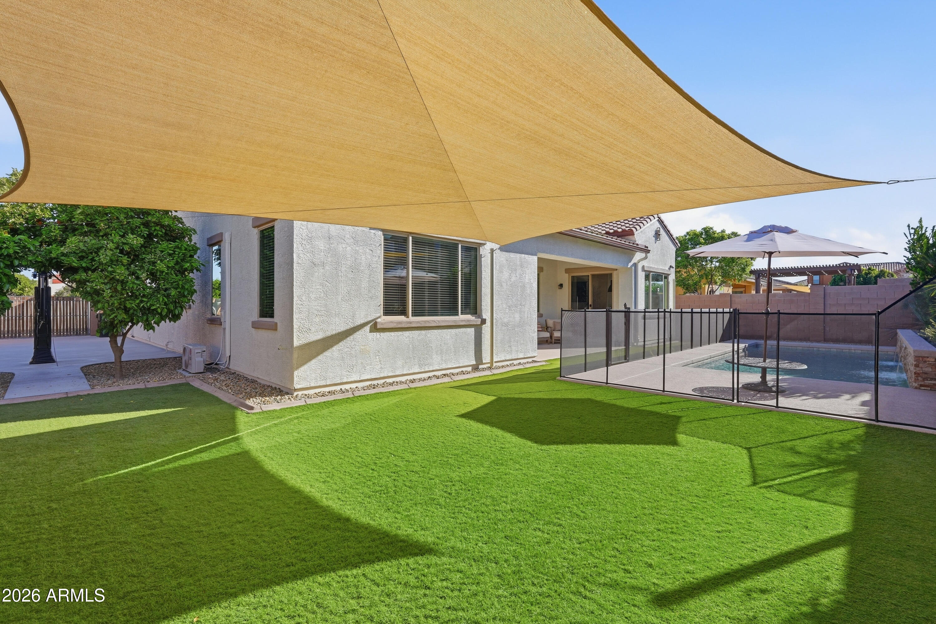 3011 E PRESTON Street