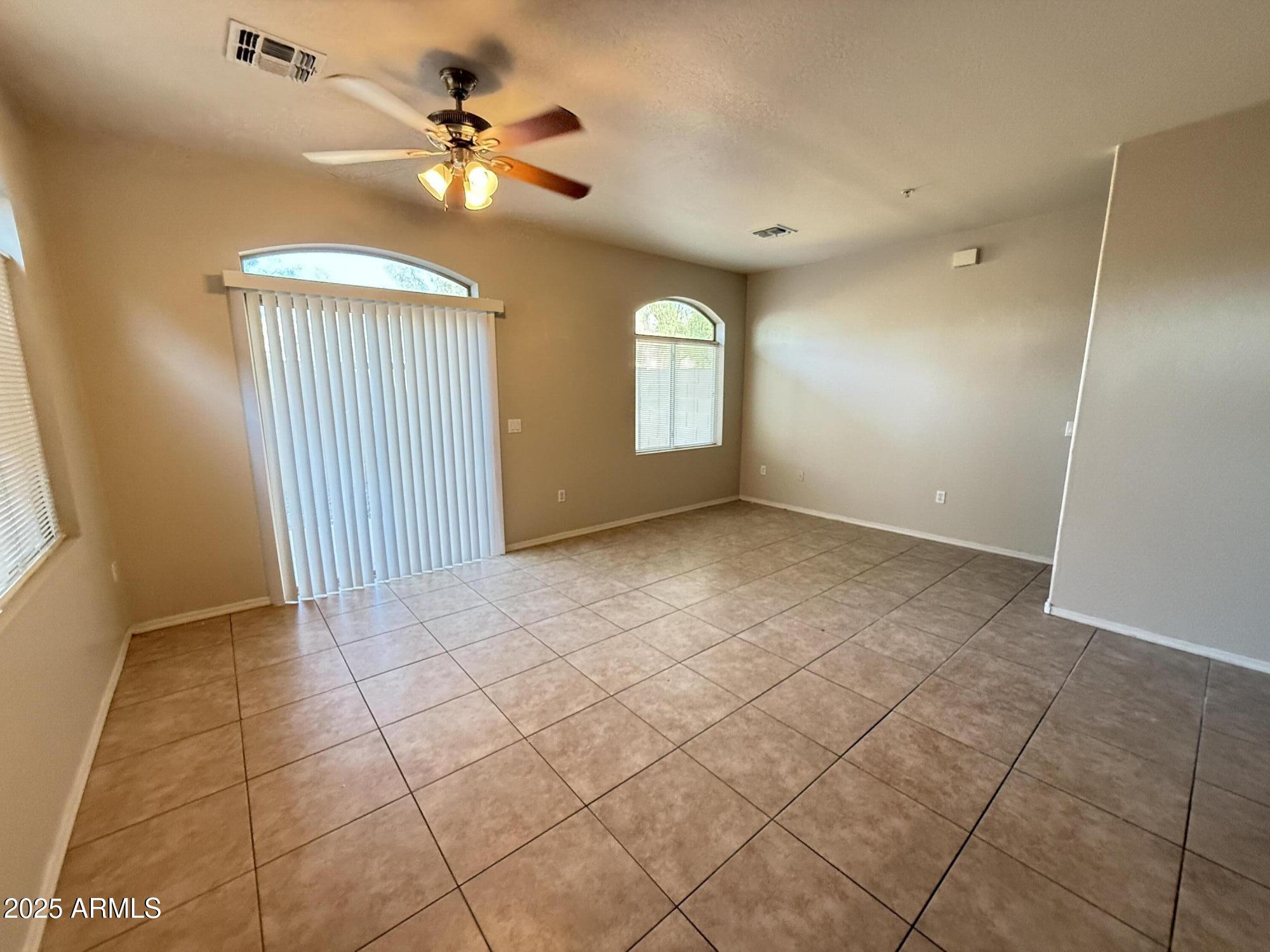 2150 E BELL Road 1138