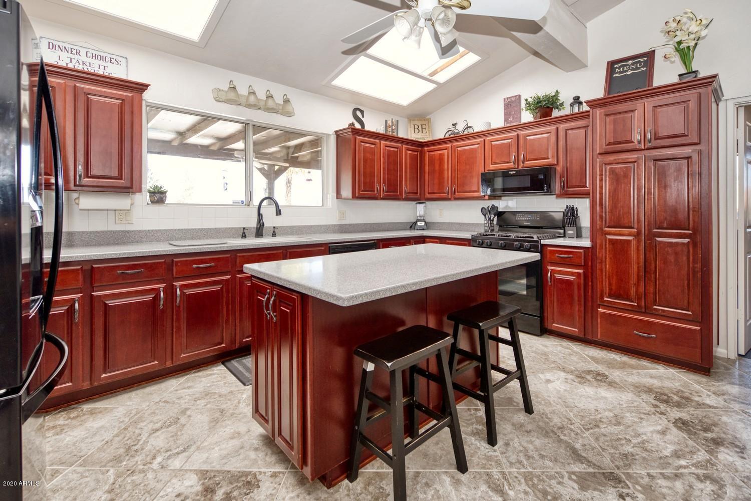 TOWN & COUNTRY ESTATES UNIT 6 - Residential