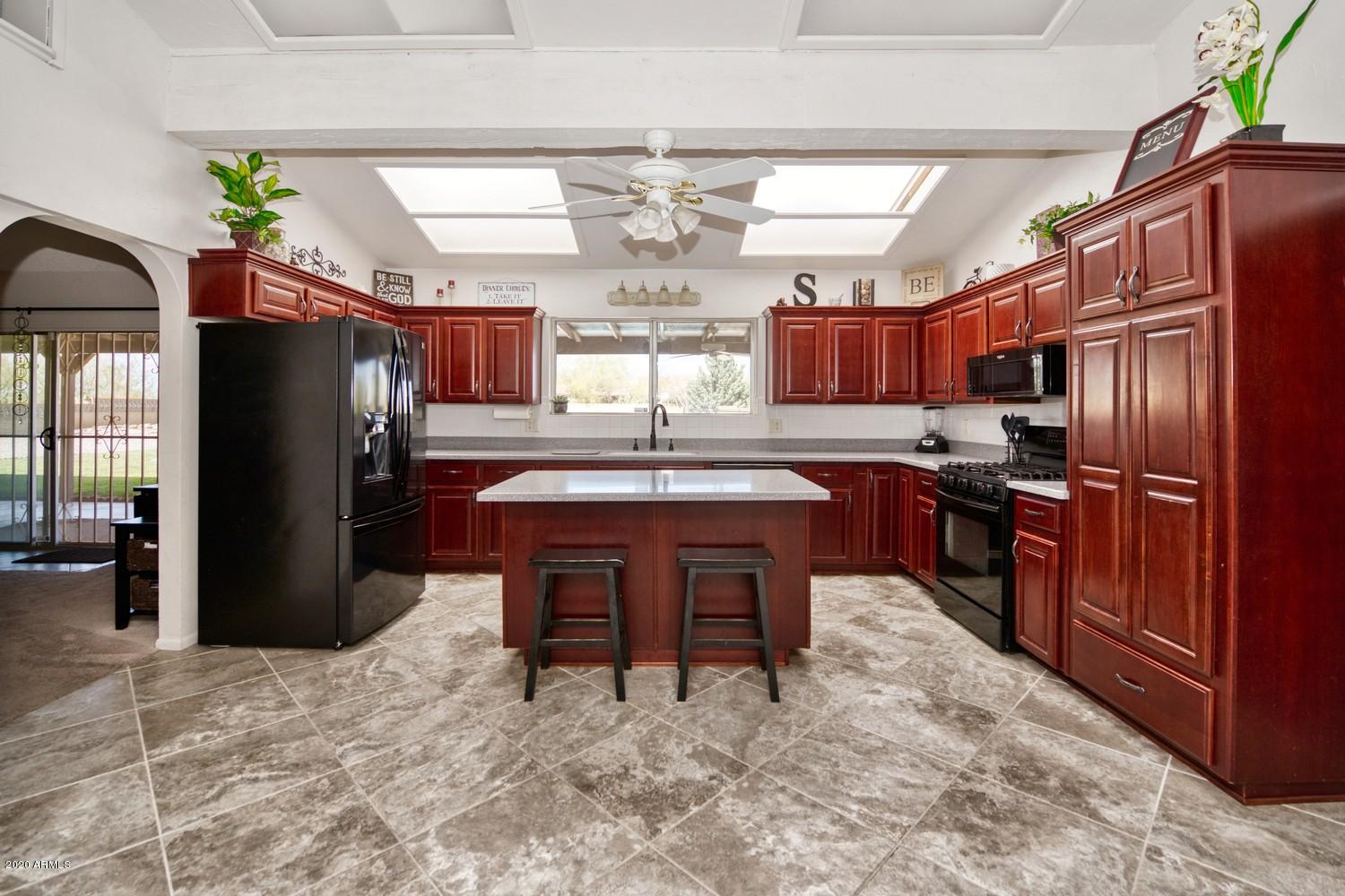 TOWN & COUNTRY ESTATES UNIT 6 - Residential