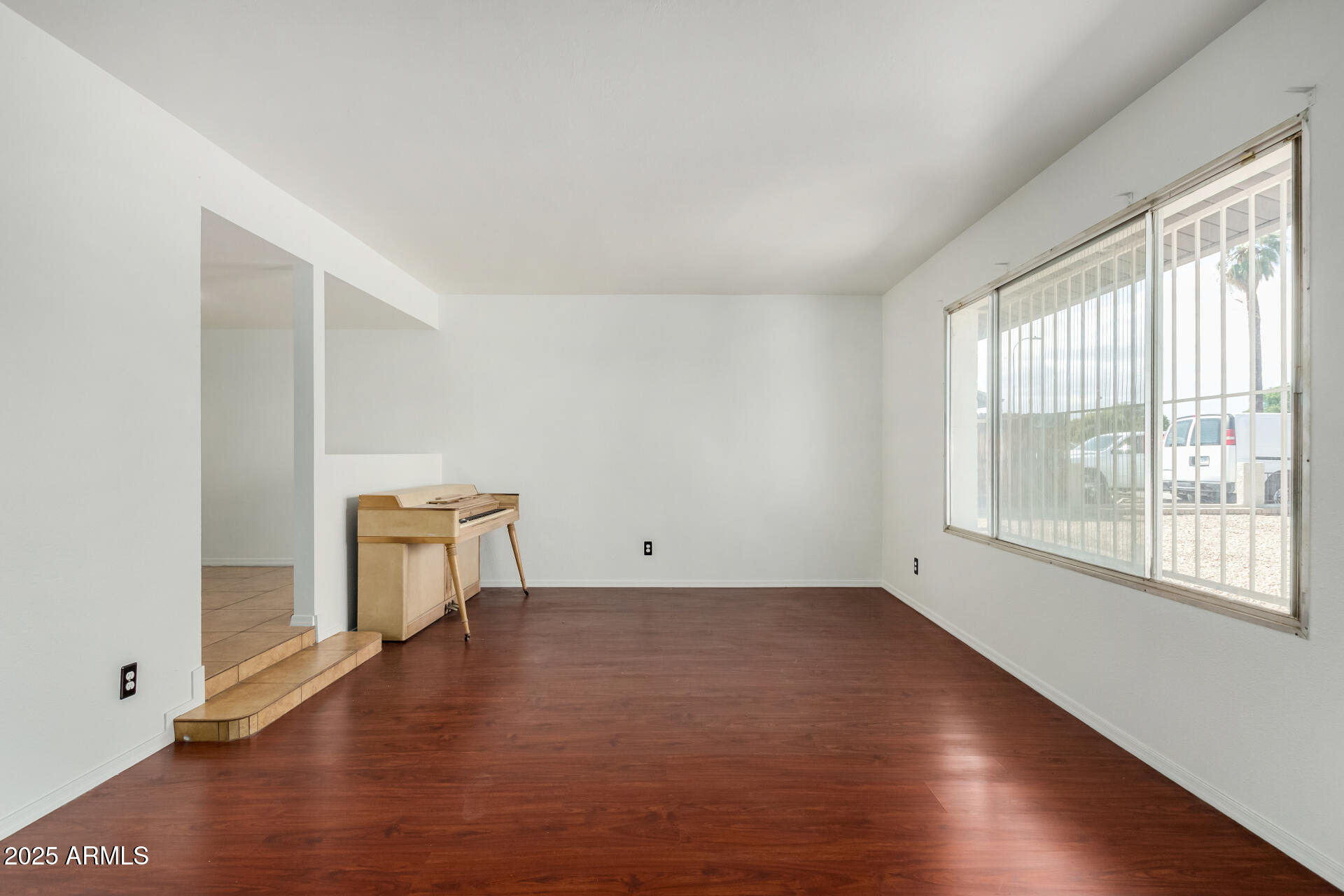 4729 W ORANGEWOOD Avenue