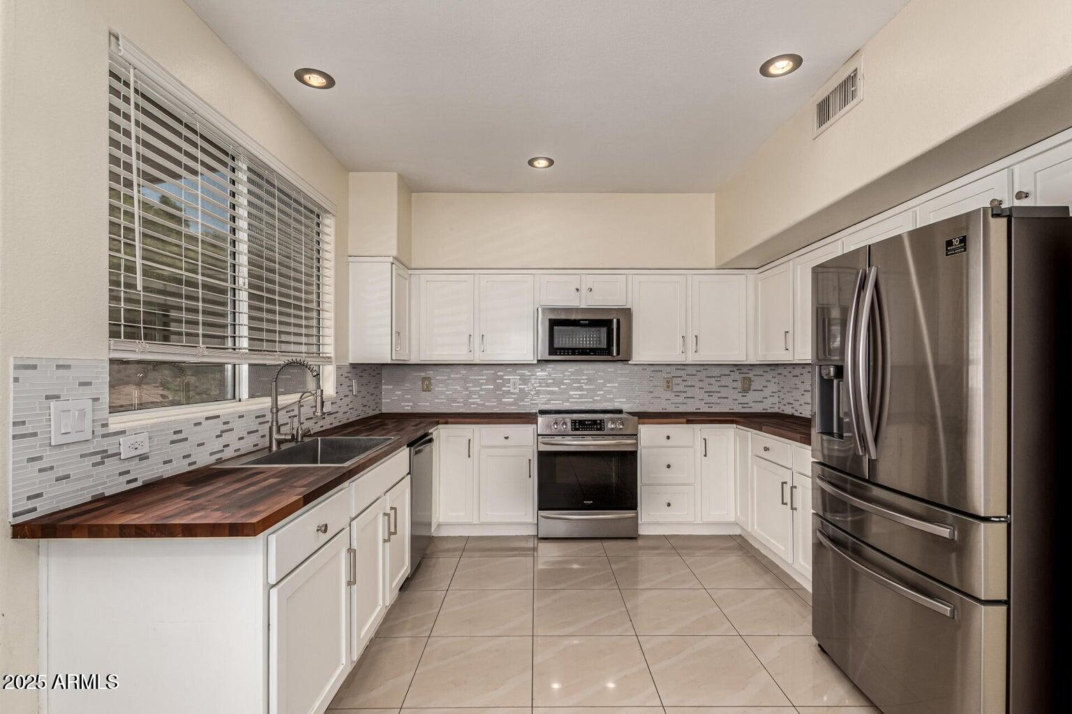 7436 E HANNIBAL Street