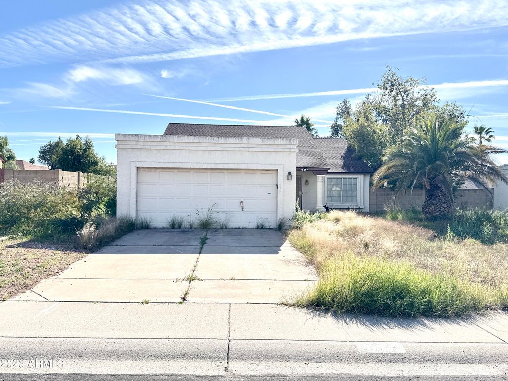 Photo of 1237 E Sequoia Drive, Phoenix, AZ 85024 (MLS # 6975168)