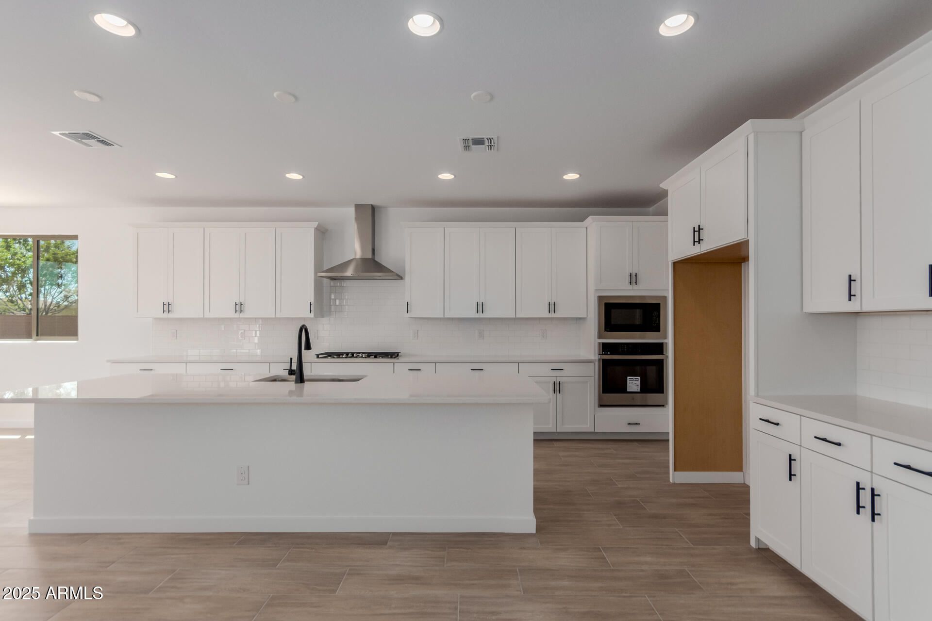 40595 W MICHAELS Drive