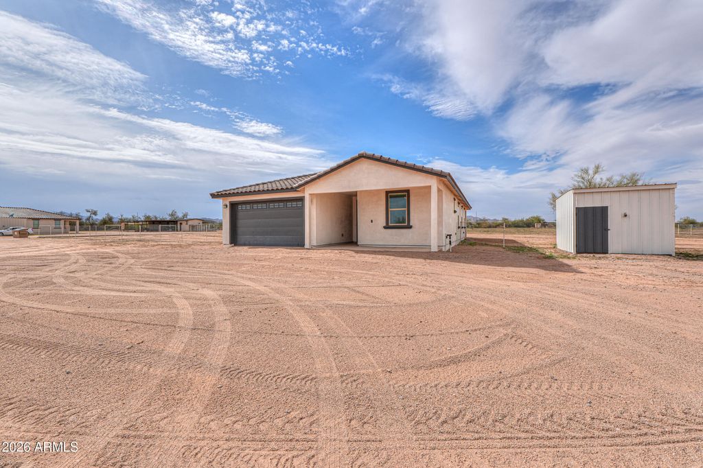Photo of 1400 N Amarillo Valley Road, Maricopa, AZ 85139 (MLS # 6980837)