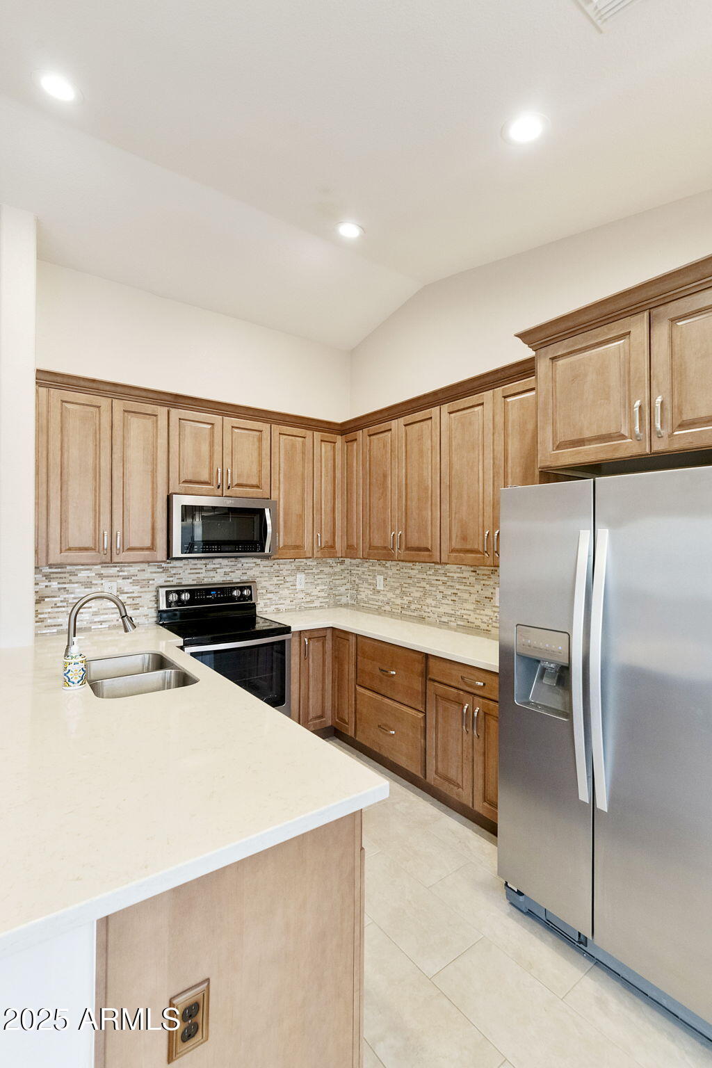 1926 E LINDRICK Drive