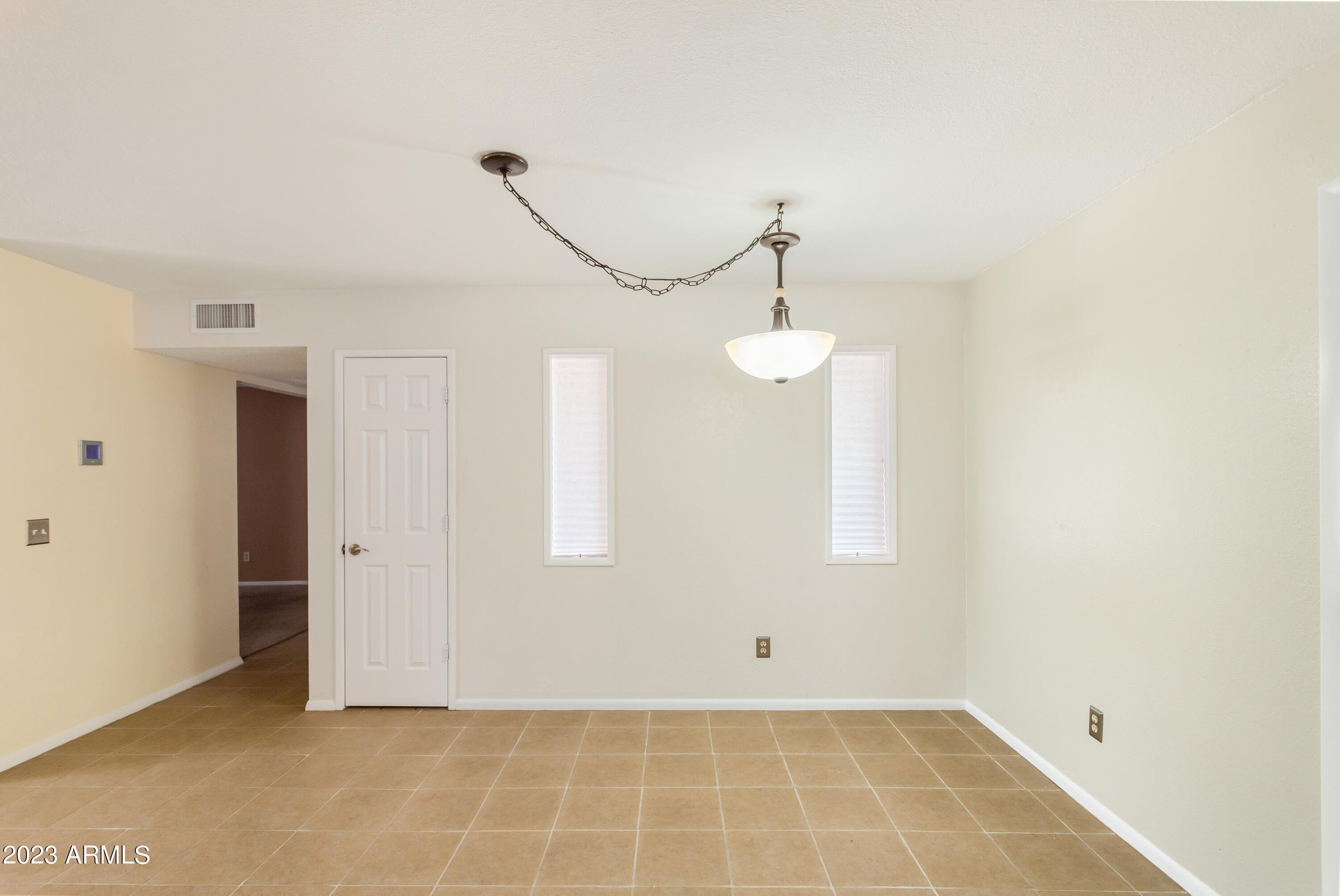 KINGS MANOR - Residential