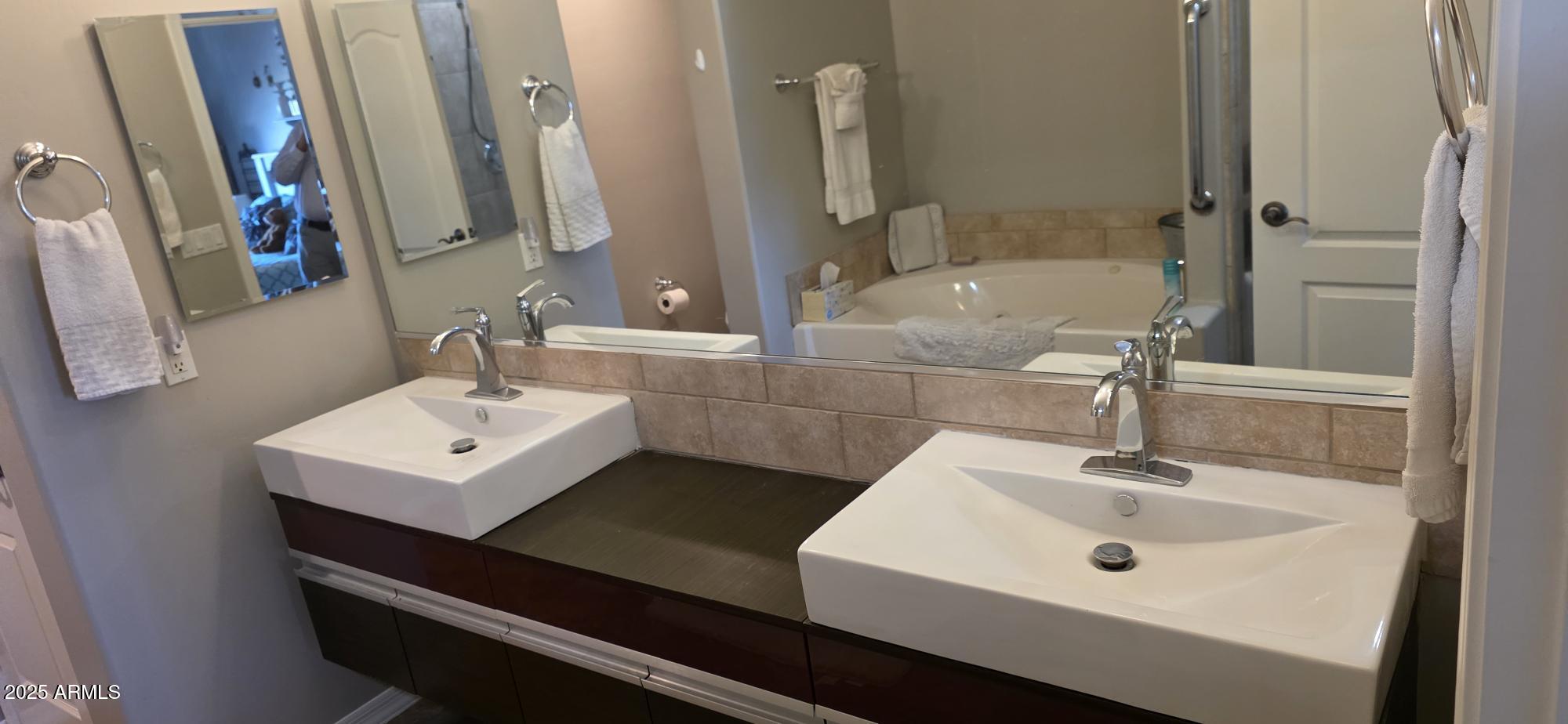 SAGUARO RIDGE CONDOMINIUMS - Residential