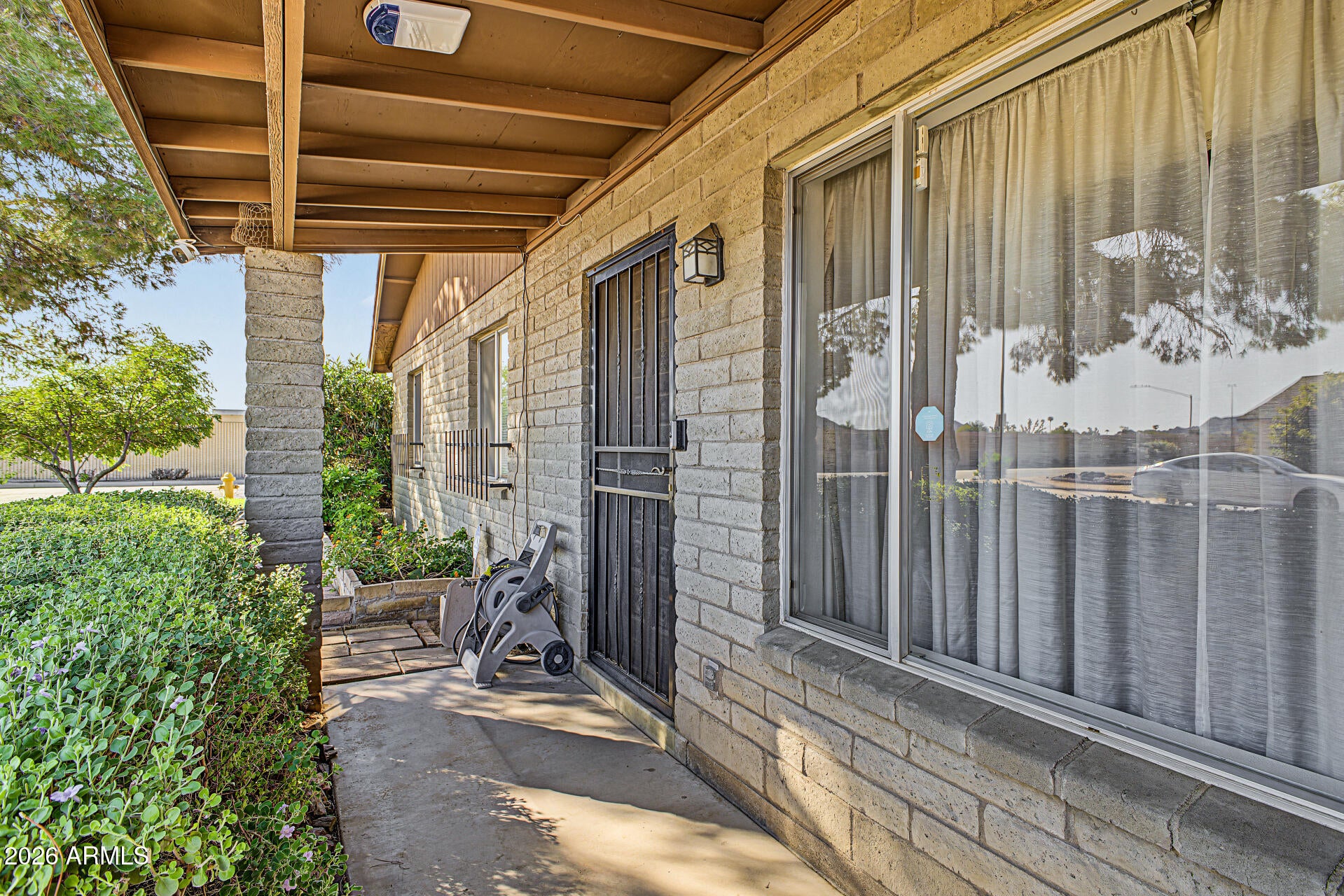 3402 E PARADISE Drive