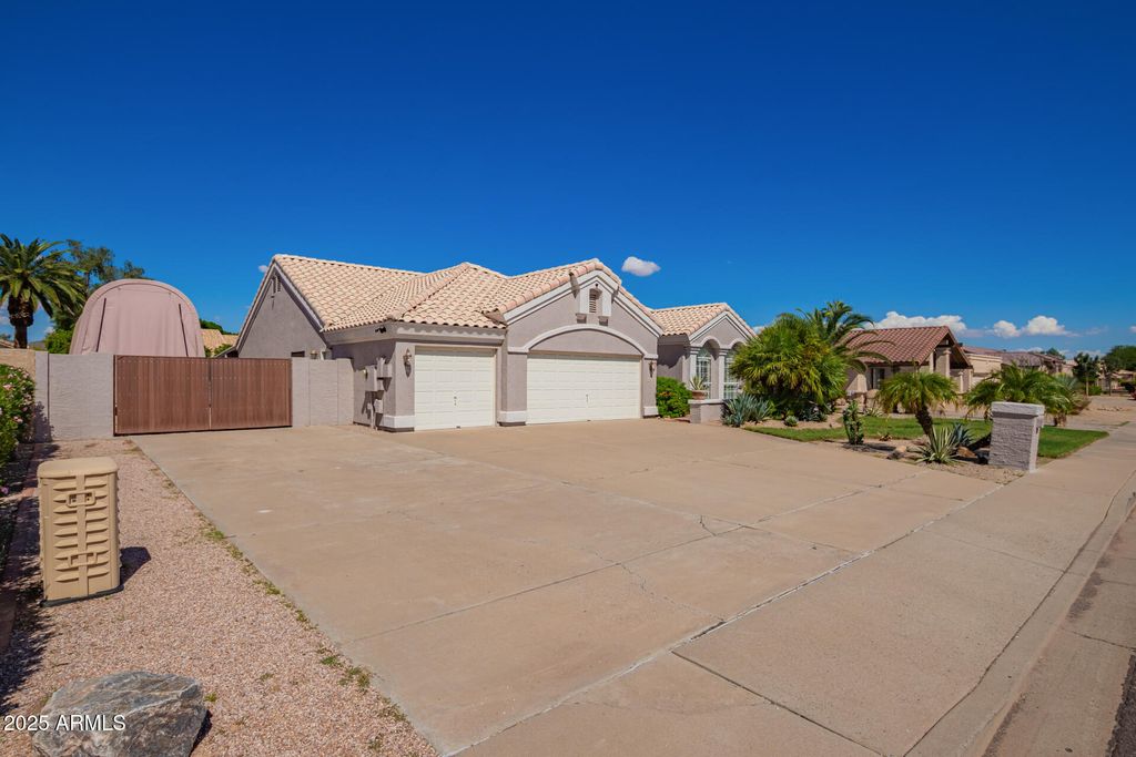 Photo of 5542 W Alameda Road, Glendale, AZ 85310 (MLS # 6925413)