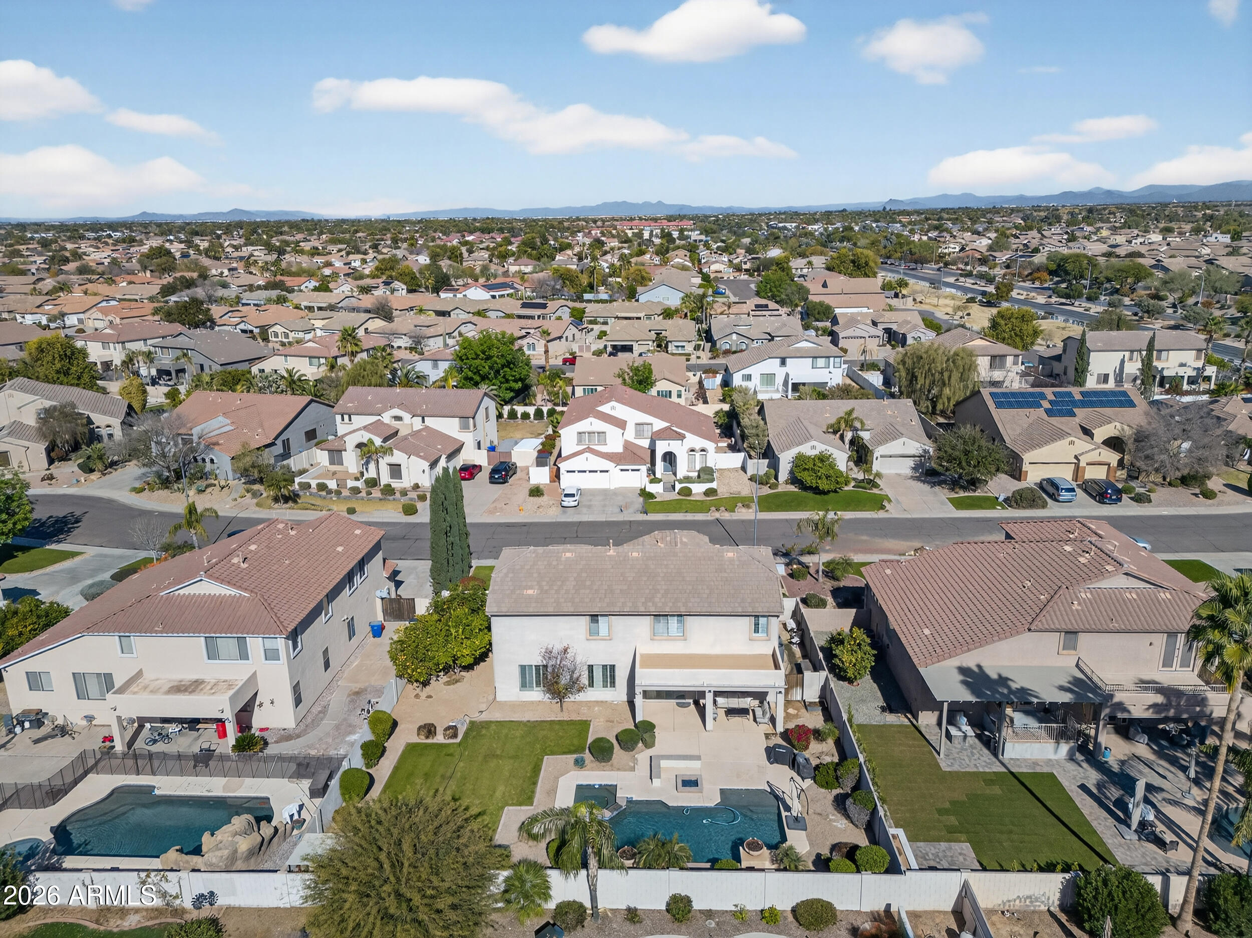 2935 E WESTCHESTER Drive