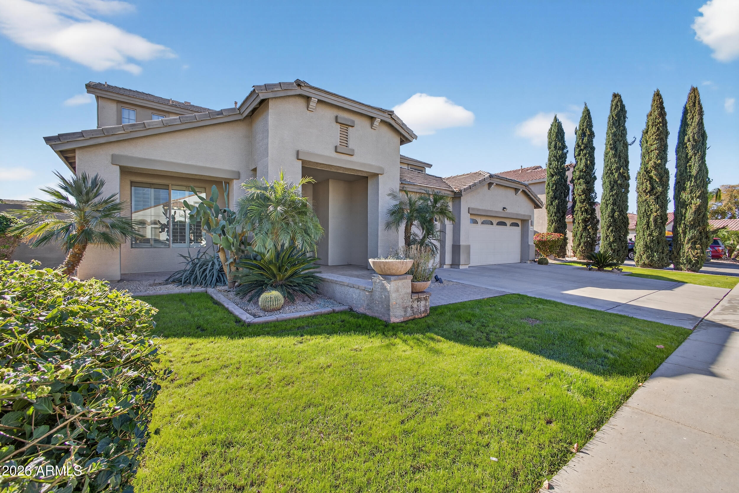 2935 E WESTCHESTER Drive